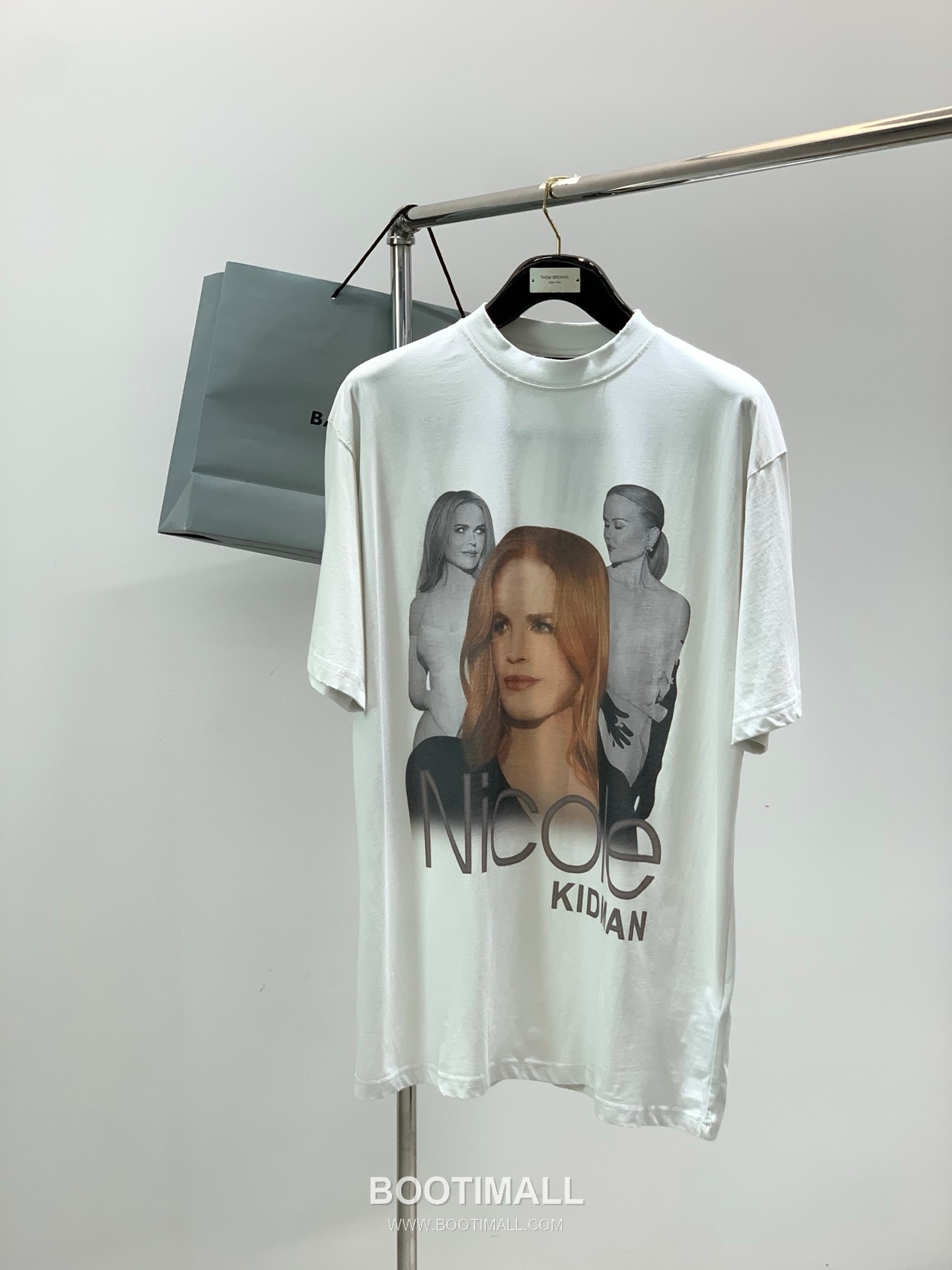 Balenciaga SS26 Cotton Crewneck T-Shirt with Logo Print 발렌시아가 SS26 코튼 크루넥 티셔츠 로고 프린트 1