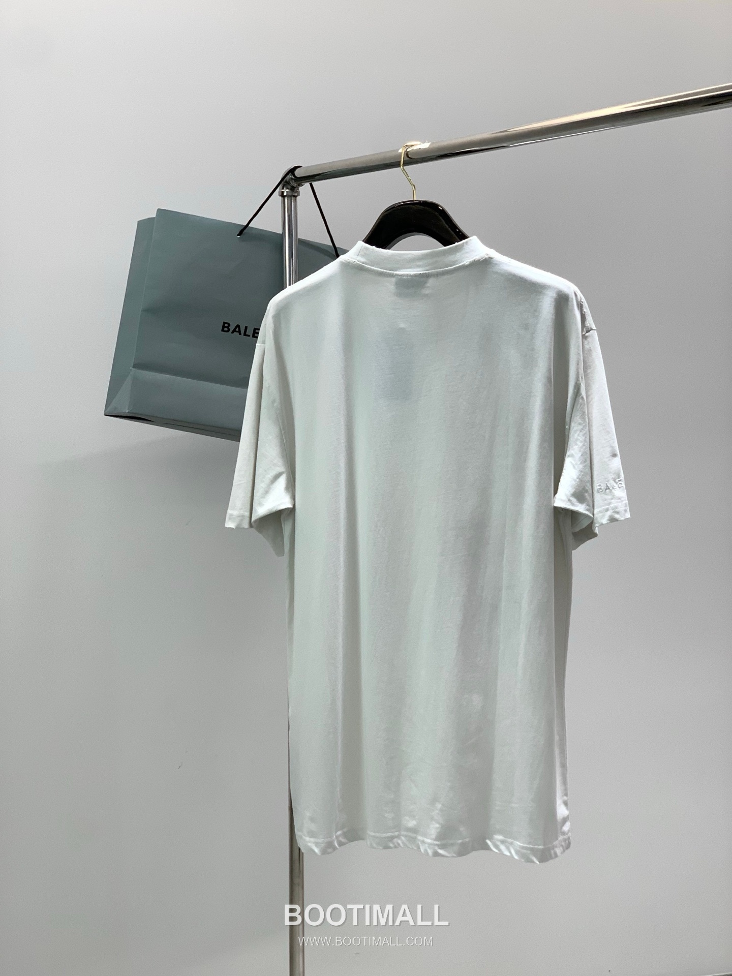 Balenciaga SS26 Cotton Crewneck T-Shirt with Logo Print 발렌시아가 SS26 코튼 크루넥 티셔츠 로고 프린트 2