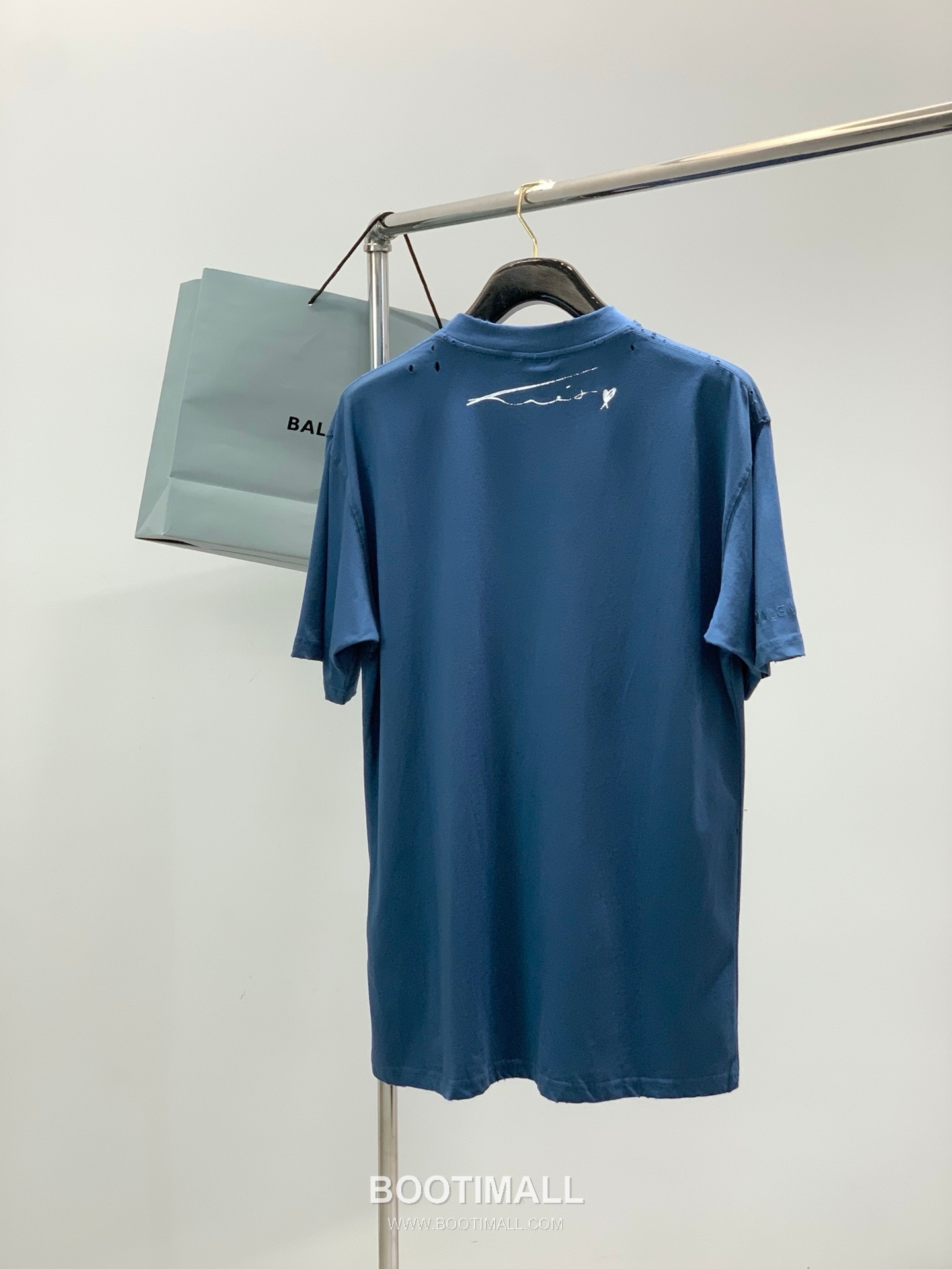 Balenciaga SS26 Cotton Crewneck T-Shirt with Logo Print 발렌시아가 SS26 코튼 크루넥 티셔츠 로고 프린트 2