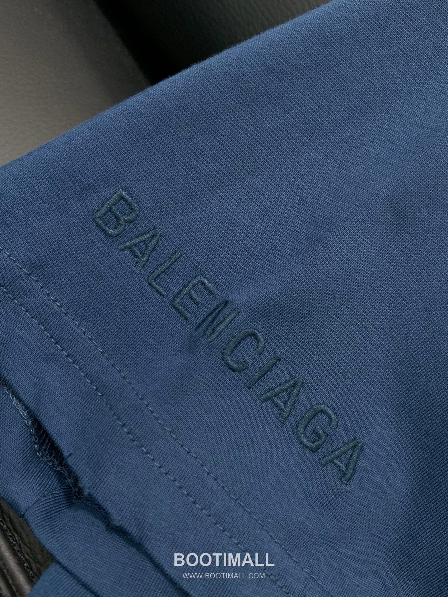 Balenciaga SS26 Cotton Crewneck T-Shirt with Logo Print 발렌시아가 SS26 코튼 크루넥 티셔츠 로고 프린트 6