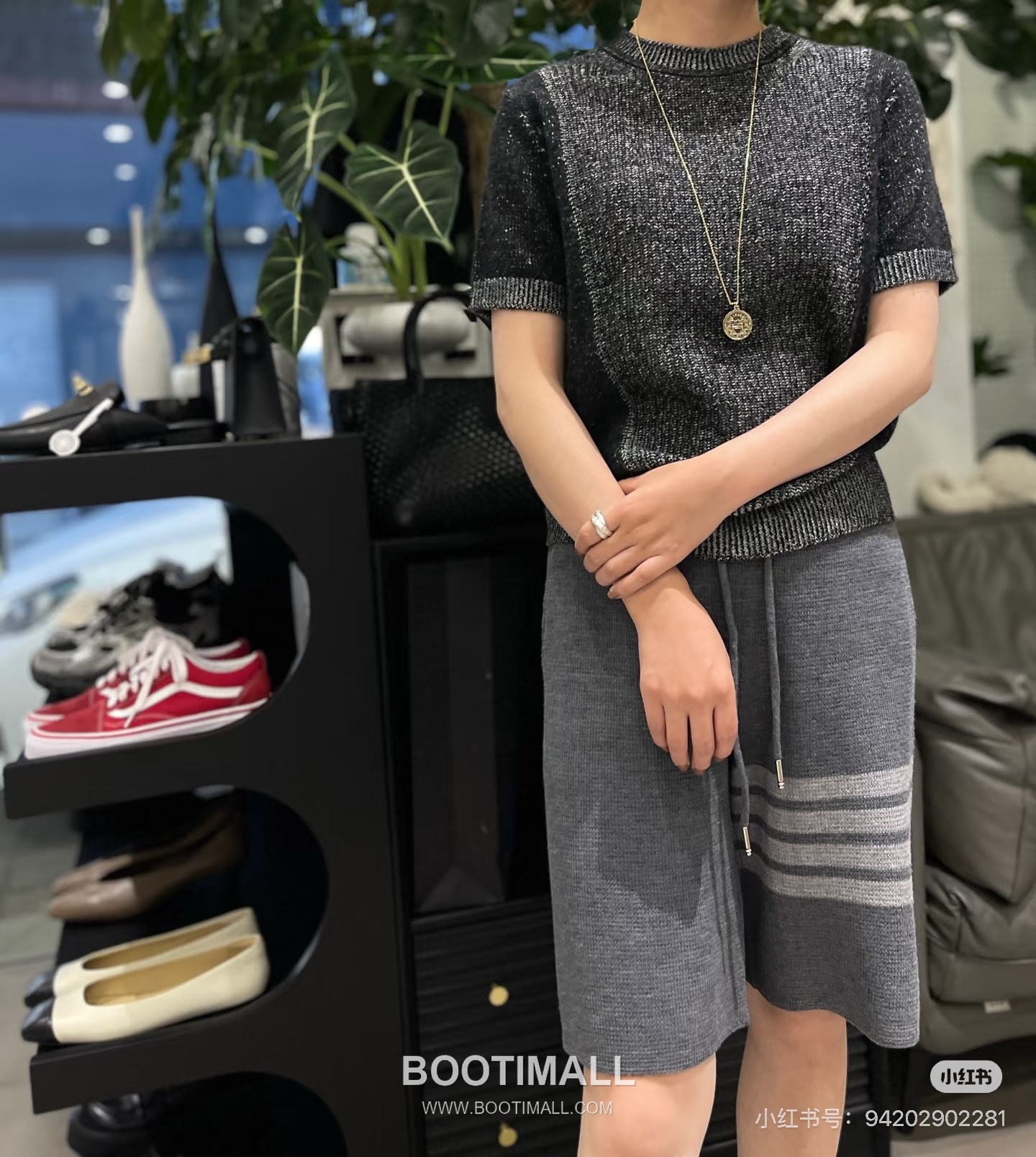 Thom Browne SS26 Cotton Shorts with Logo Print 톰브라운 SS26 코튼 쇼츠 로고 프린트 1