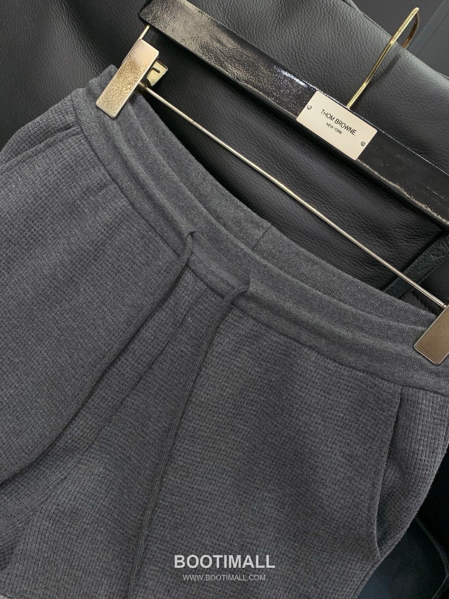 Thom Browne SS26 Cotton Shorts with Logo Print 톰브라운 SS26 코튼 쇼츠 로고 프린트 7