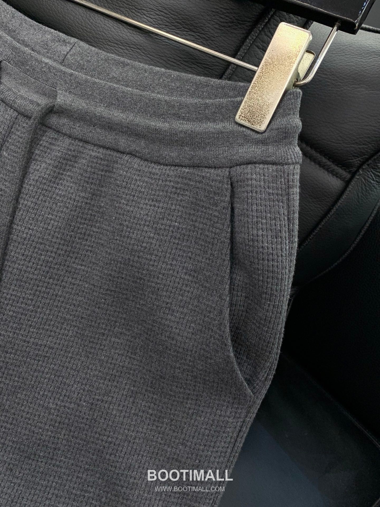 Thom Browne SS26 Cotton Shorts with Logo Print 톰브라운 SS26 코튼 쇼츠 로고 프린트 8