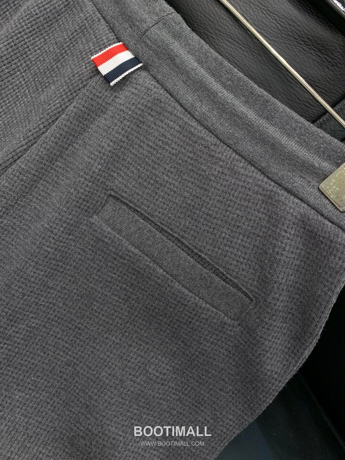 Thom Browne SS26 Cotton Shorts with Logo Print 톰브라운 SS26 코튼 쇼츠 로고 프린트 12