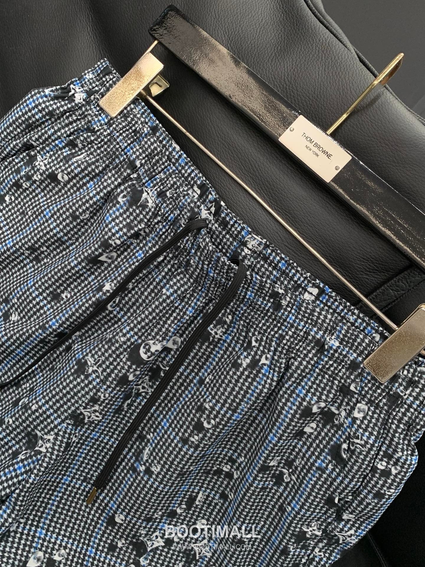 Louis Vuitton SS26 Cotton Short Sleeve T-Shirt and Shorts Set with Logo Print 루이비통 SS26 코튼 반팔 티셔츠 쇼츠 세트 로고 프린트 4