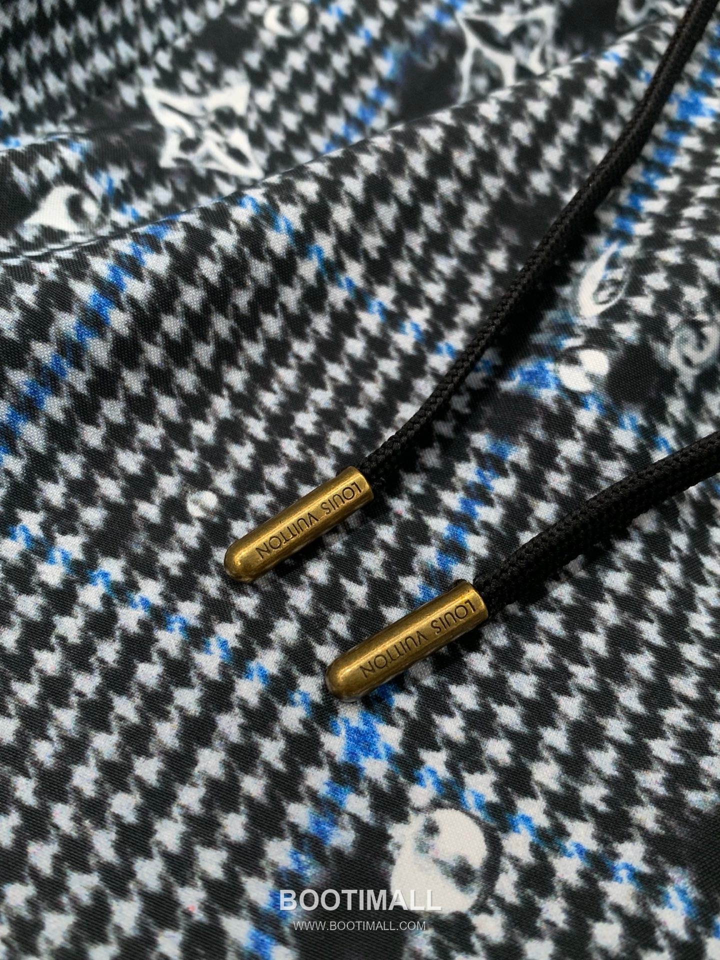 Louis Vuitton SS26 Cotton Short Sleeve T-Shirt and Shorts Set with Logo Print 루이비통 SS26 코튼 반팔 티셔츠 쇼츠 세트 로고 프린트 7