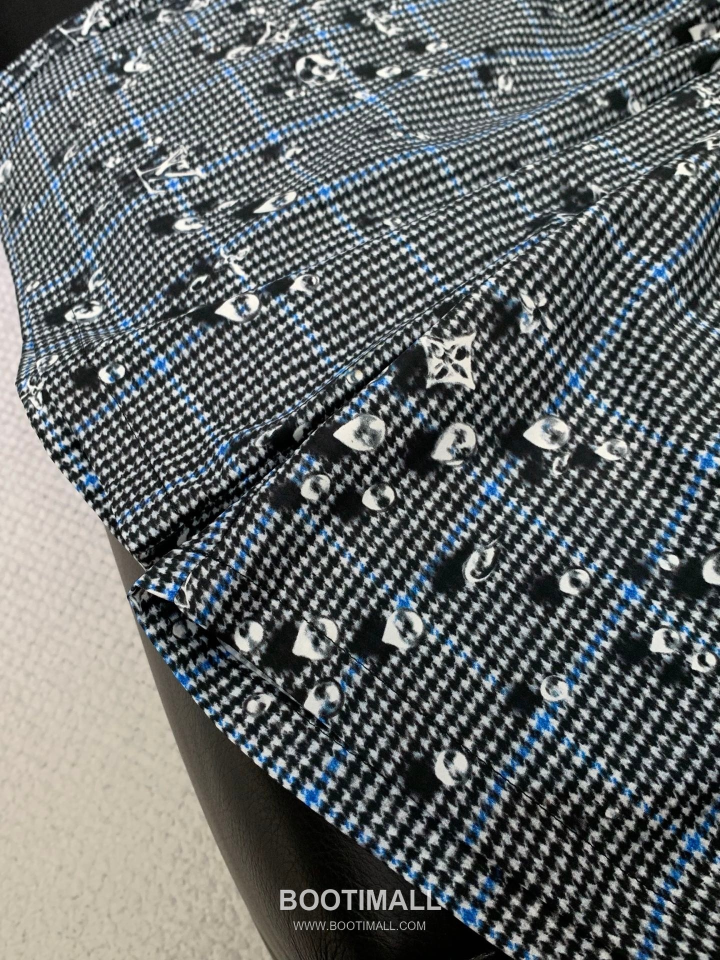 Louis Vuitton SS26 Cotton Short Sleeve T-Shirt and Shorts Set with Logo Print 루이비통 SS26 코튼 반팔 티셔츠 쇼츠 세트 로고 프린트 8