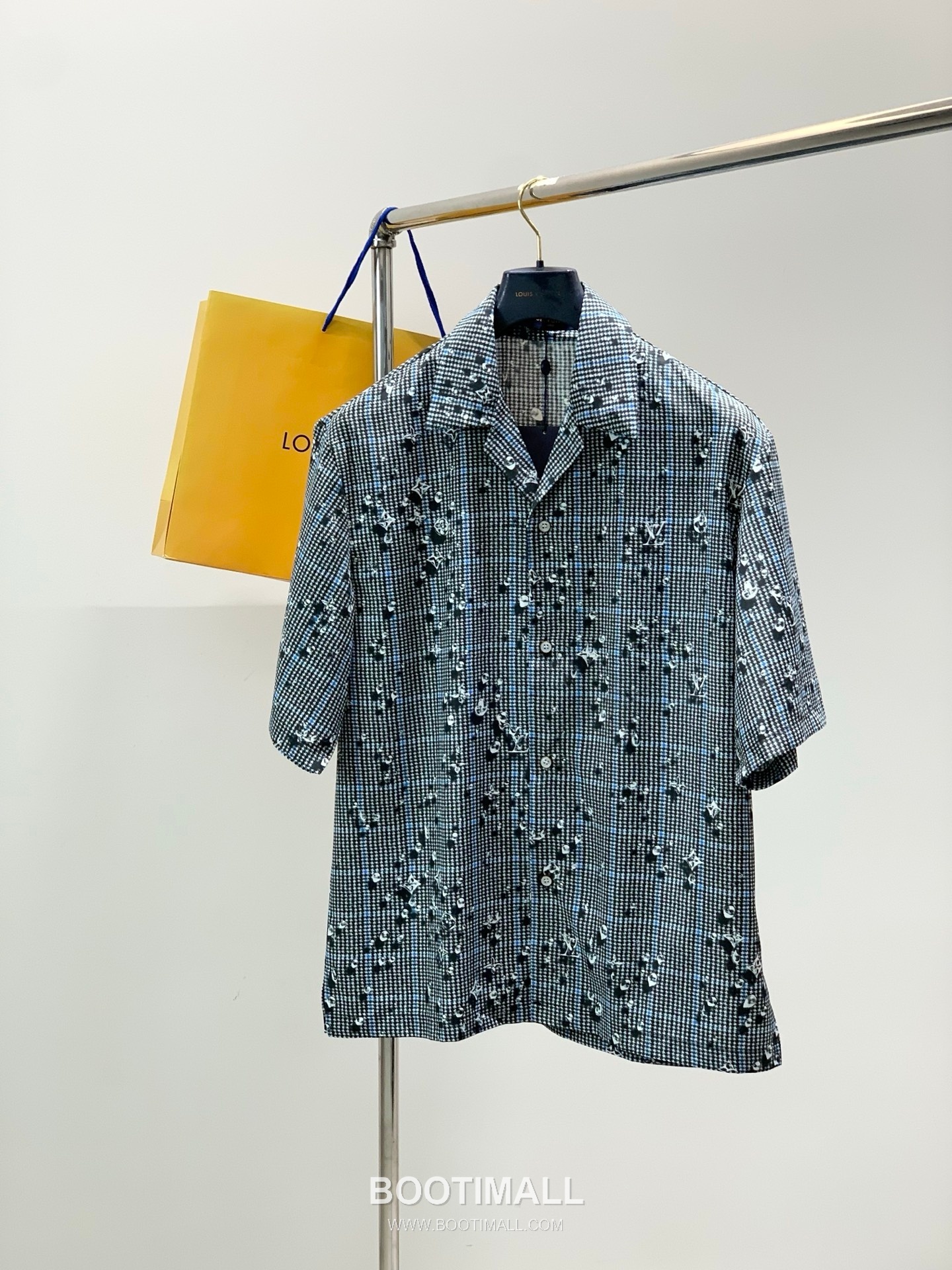 Louis Vuitton SS26 Cotton Short Sleeve T-Shirt and Shorts Set with Logo Print 루이비통 SS26 코튼 반팔 티셔츠 쇼츠 세트 로고 프린트 10