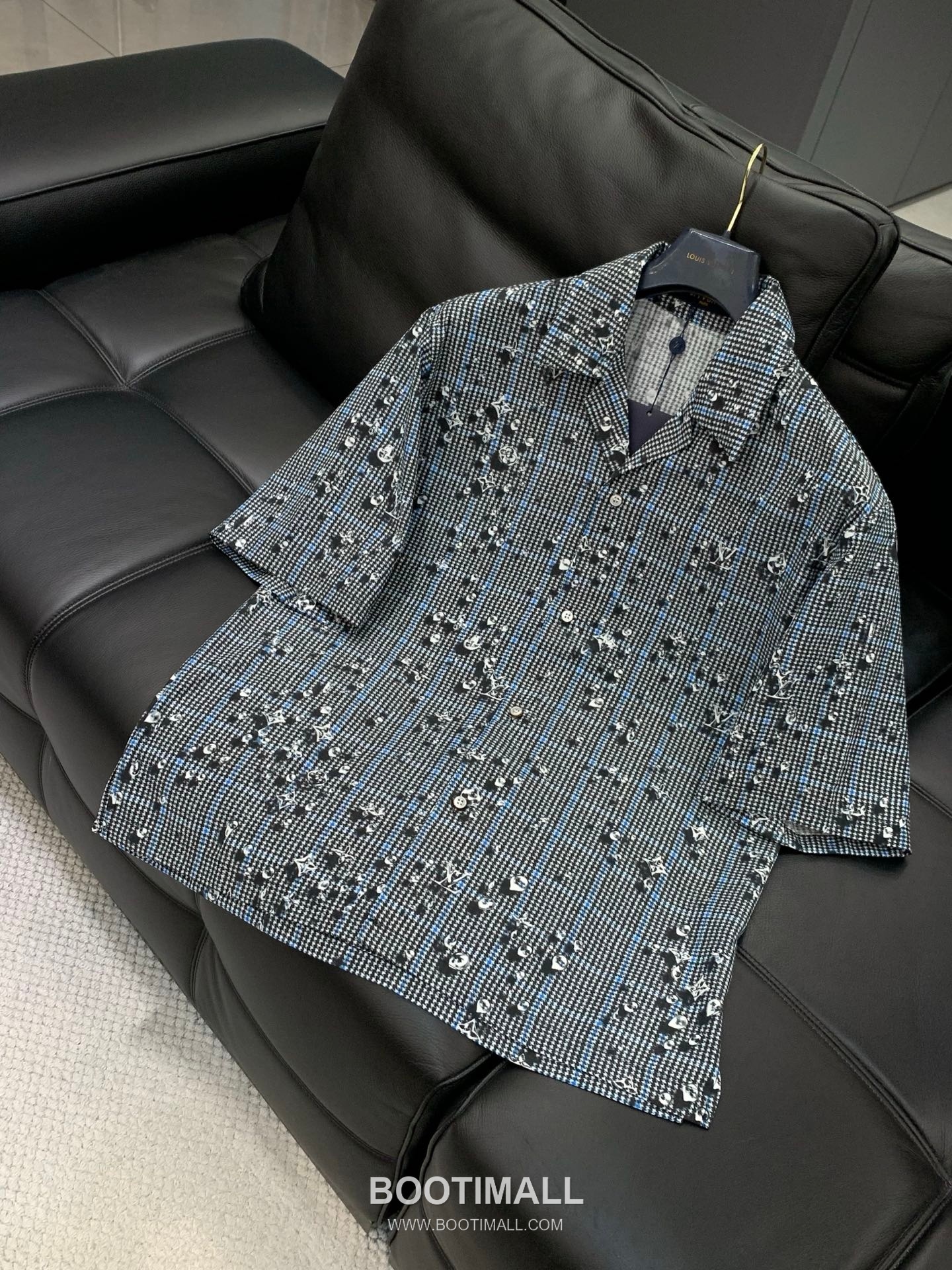 Louis Vuitton SS26 Cotton Short Sleeve T-Shirt and Shorts Set with Logo Print 루이비통 SS26 코튼 반팔 티셔츠 쇼츠 세트 로고 프린트 12