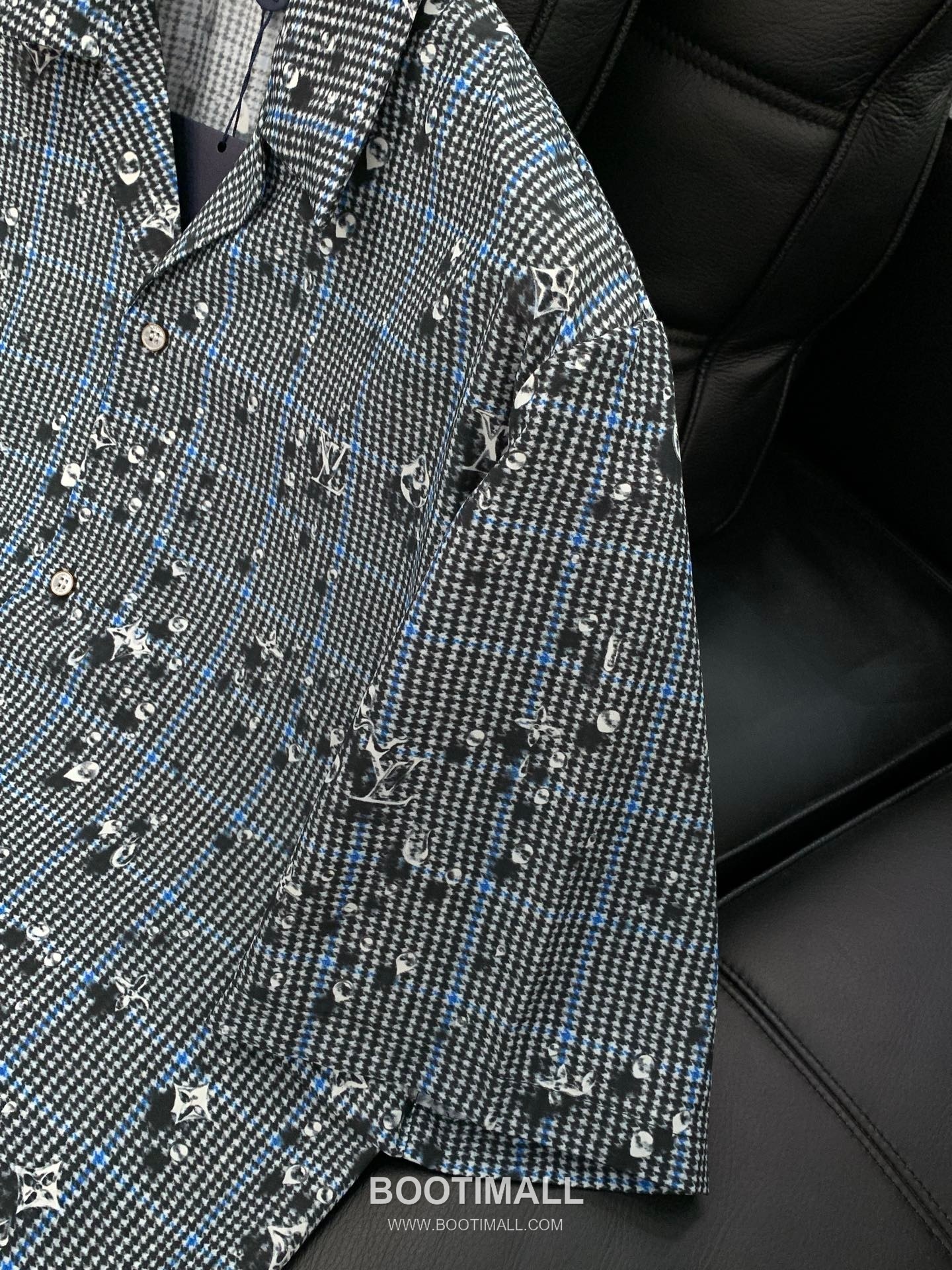 Louis Vuitton SS26 Cotton Short Sleeve T-Shirt and Shorts Set with Logo Print 루이비통 SS26 코튼 반팔 티셔츠 쇼츠 세트 로고 프린트 14