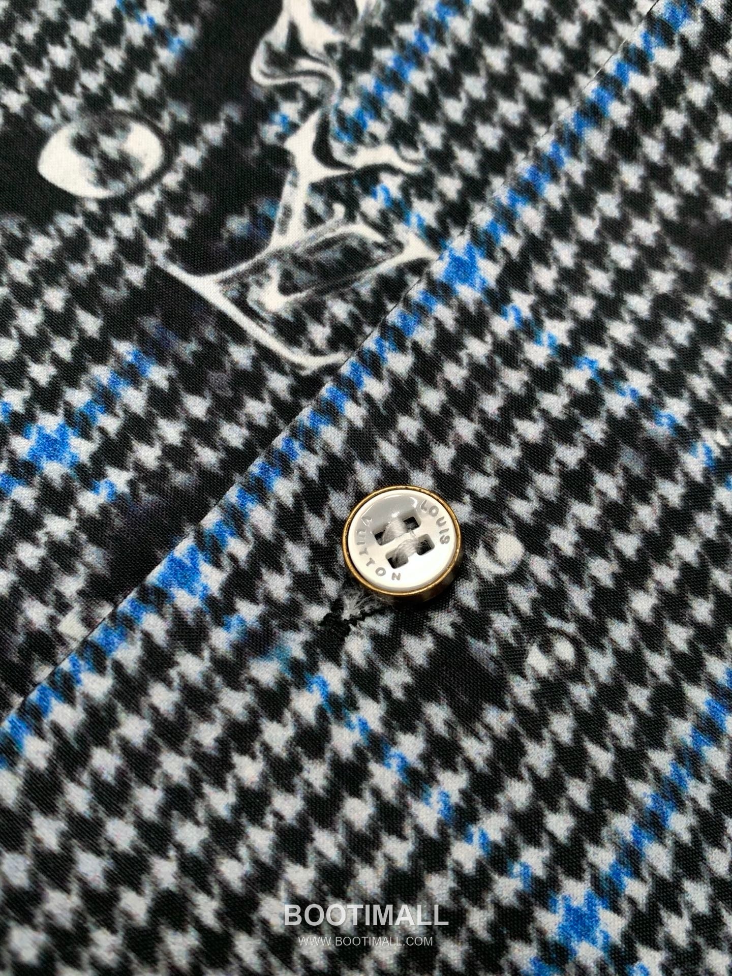 Louis Vuitton SS26 Cotton Short Sleeve T-Shirt and Shorts Set with Logo Print 루이비통 SS26 코튼 반팔 티셔츠 쇼츠 세트 로고 프린트 16