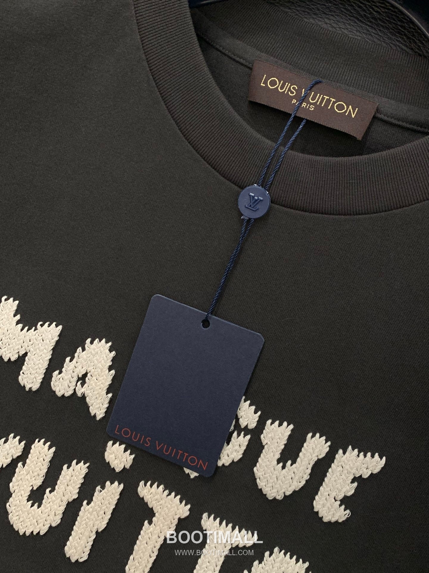 Louis Vuitton SS25 Cotton Crewneck T-Shirt with Embroidered Logo 루이비통 SS25 코튼 크루넥 티셔츠 자수 로고 7