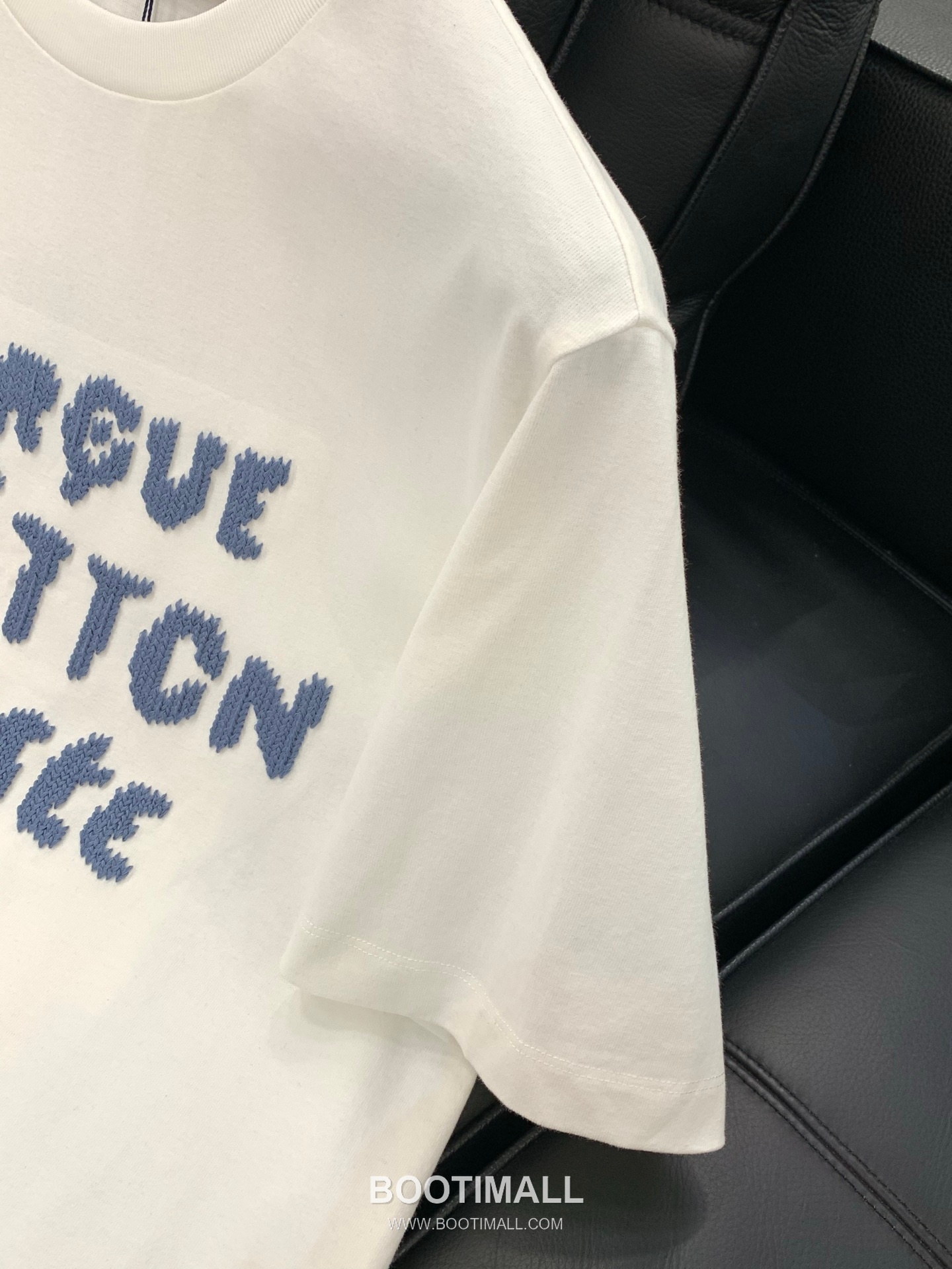 Louis Vuitton SS25 Cotton Crewneck T-Shirt with Embroidered Logo 루이비통 SS25 코튼 크루넥 티셔츠 자수 로고 5