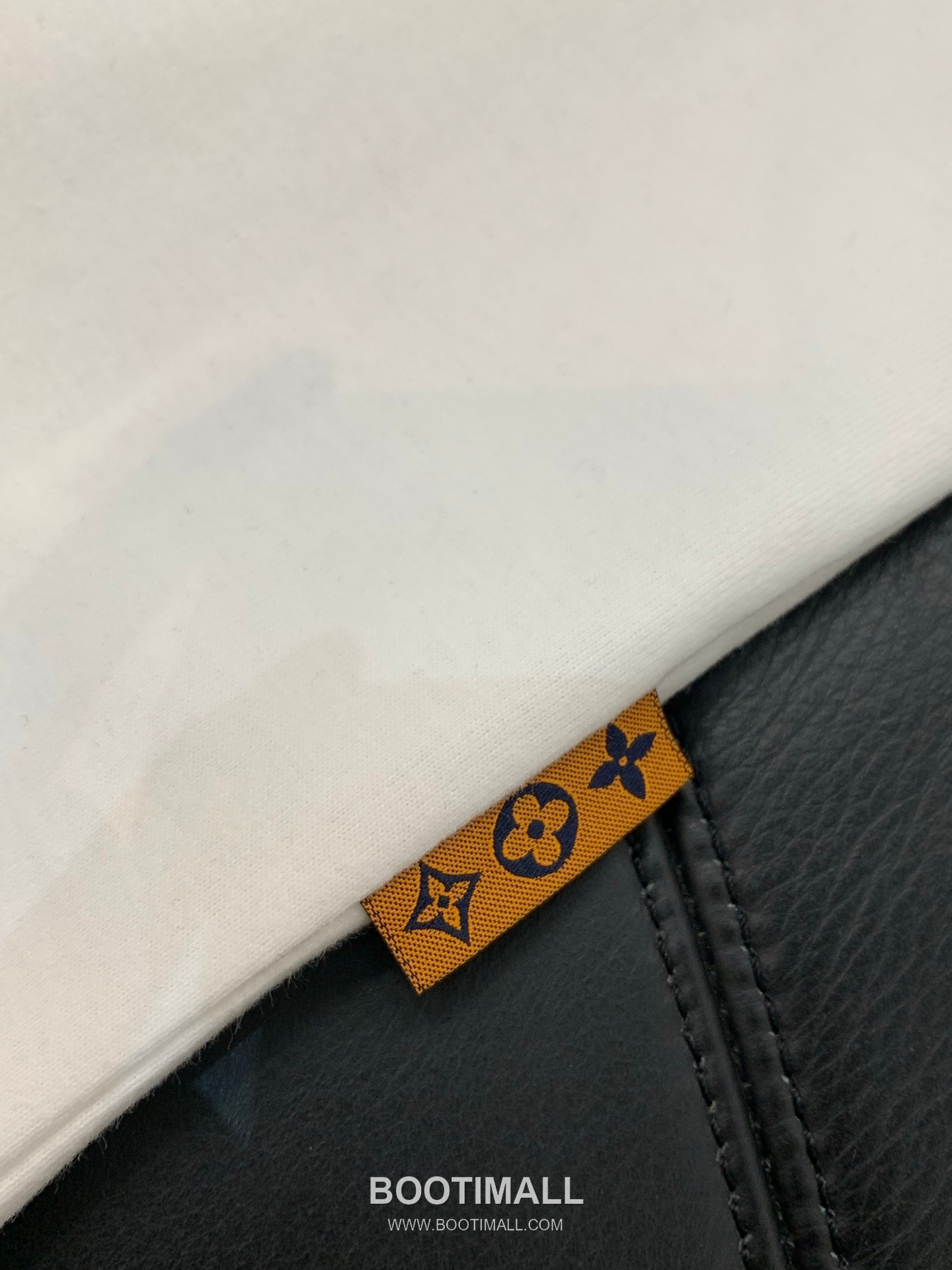 Louis Vuitton SS25 Cotton Crewneck T-Shirt with Embroidered Logo 루이비통 SS25 코튼 크루넥 티셔츠 자수 로고 8