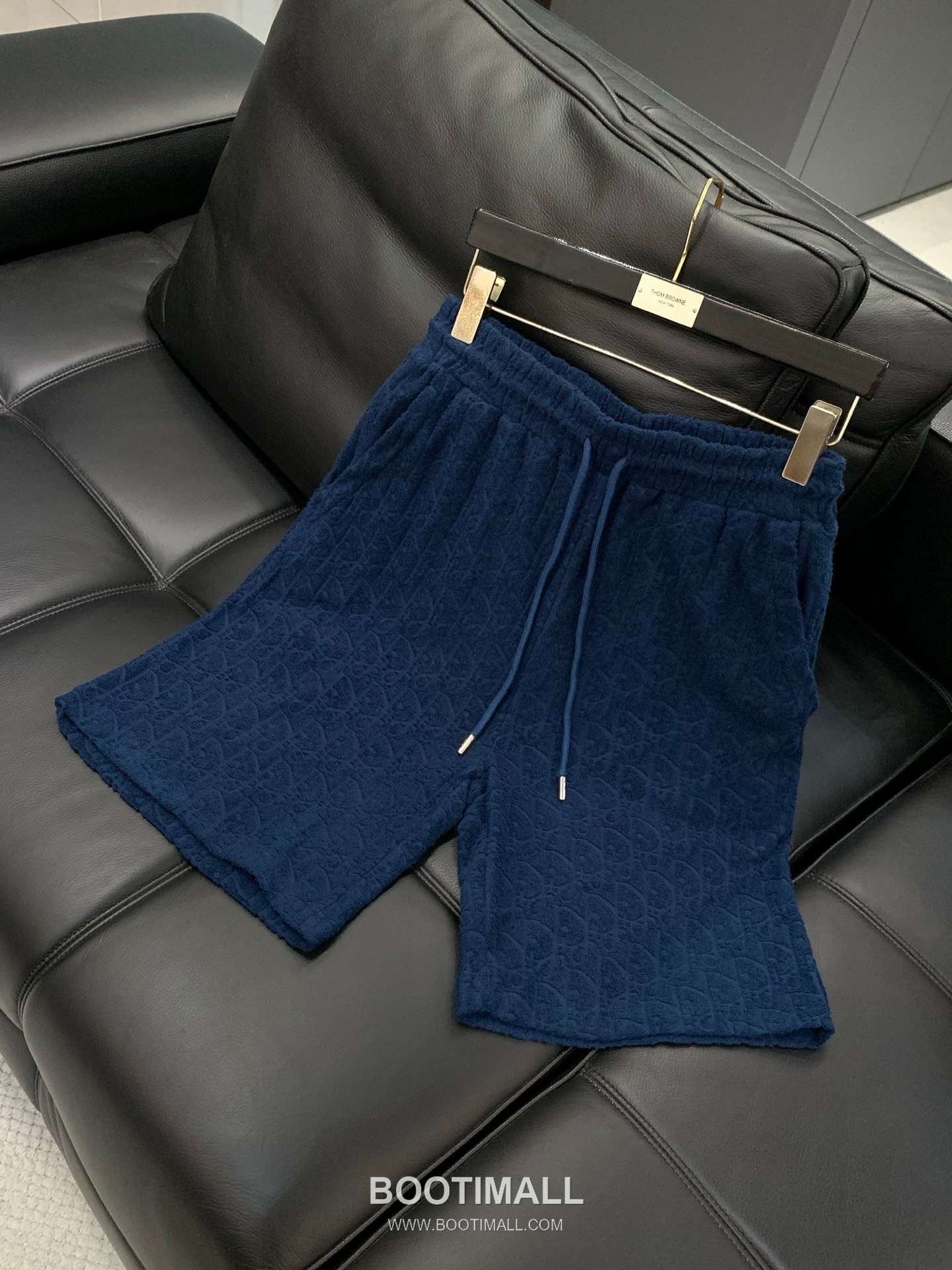 Dior SS26 Cotton Short Sleeve T-Shirt and Shorts Set with Flocked Logo 디올 SS26 코튼 반팔 티셔츠 쇼츠 세트 플로킹 로고 3