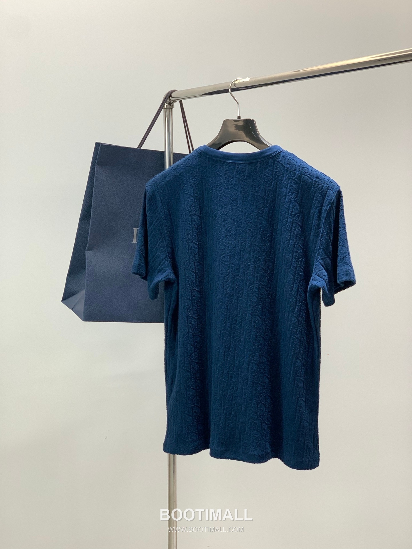 Dior SS26 Cotton Short Sleeve T-Shirt and Shorts Set with Flocked Logo 디올 SS26 코튼 반팔 티셔츠 쇼츠 세트 플로킹 로고 11