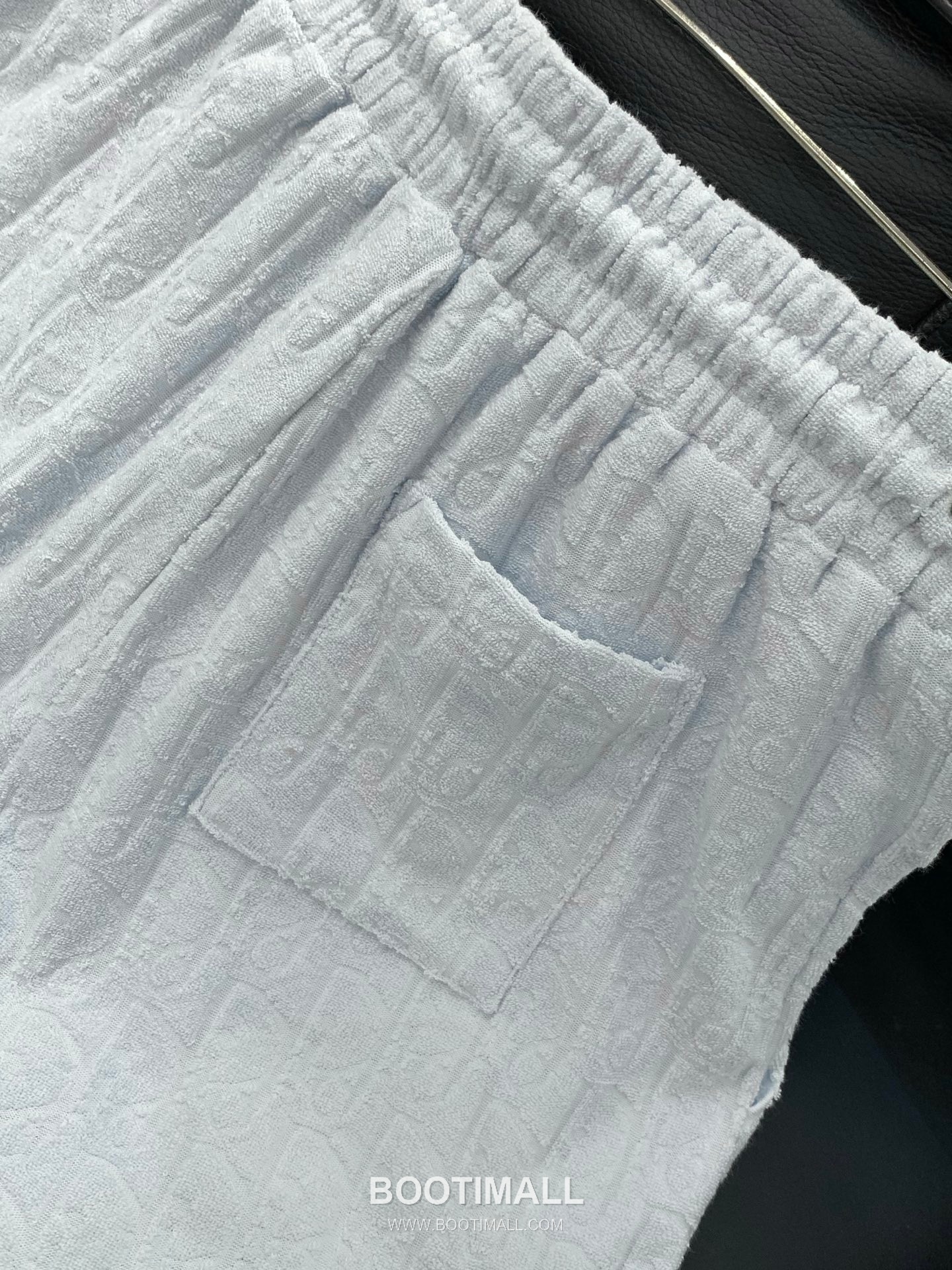 Dior SS26 Cotton Short Sleeve T-Shirt and Shorts Set with Flocked Logo 디올 SS26 코튼 반팔 티셔츠 쇼츠 세트 플로킹 로고 7