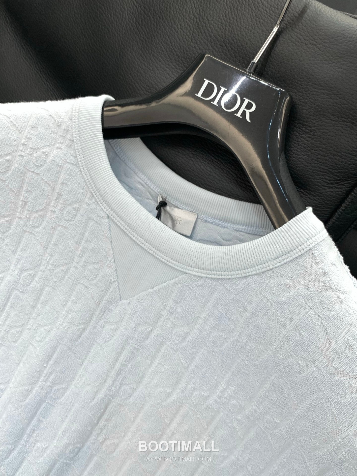 Dior SS26 Cotton Short Sleeve T-Shirt and Shorts Set with Flocked Logo 디올 SS26 코튼 반팔 티셔츠 쇼츠 세트 플로킹 로고 13