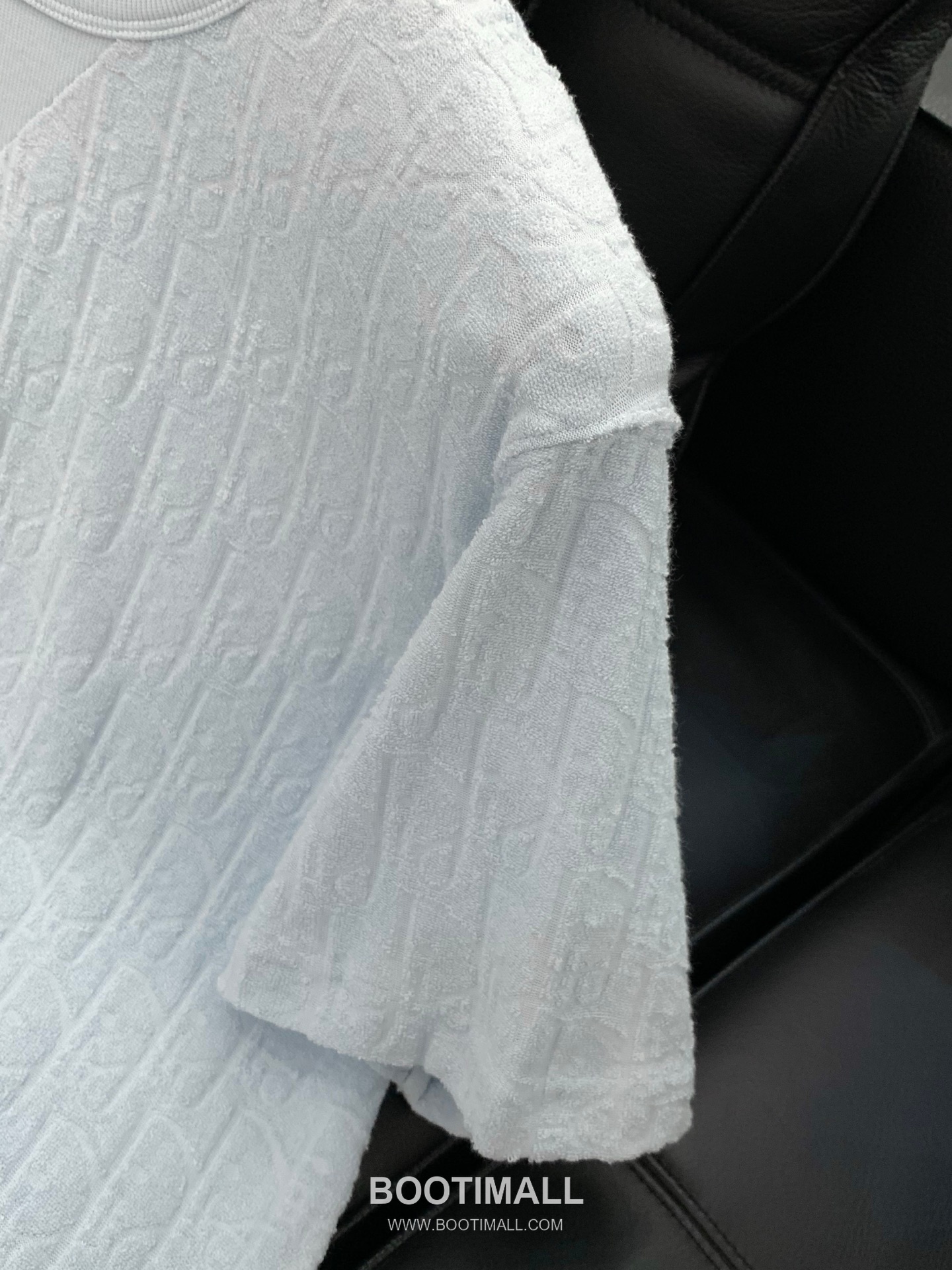 Dior SS26 Cotton Short Sleeve T-Shirt and Shorts Set with Flocked Logo 디올 SS26 코튼 반팔 티셔츠 쇼츠 세트 플로킹 로고 14