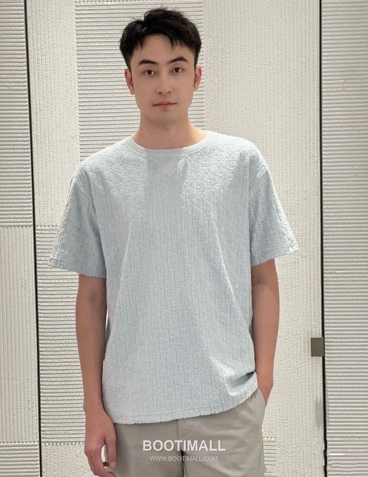 Dior SS26 Cotton Short Sleeve T-Shirt and Shorts Set with Flocked Logo 디올 SS26 코튼 반팔 티셔츠 쇼츠 세트 플로킹 로고 19