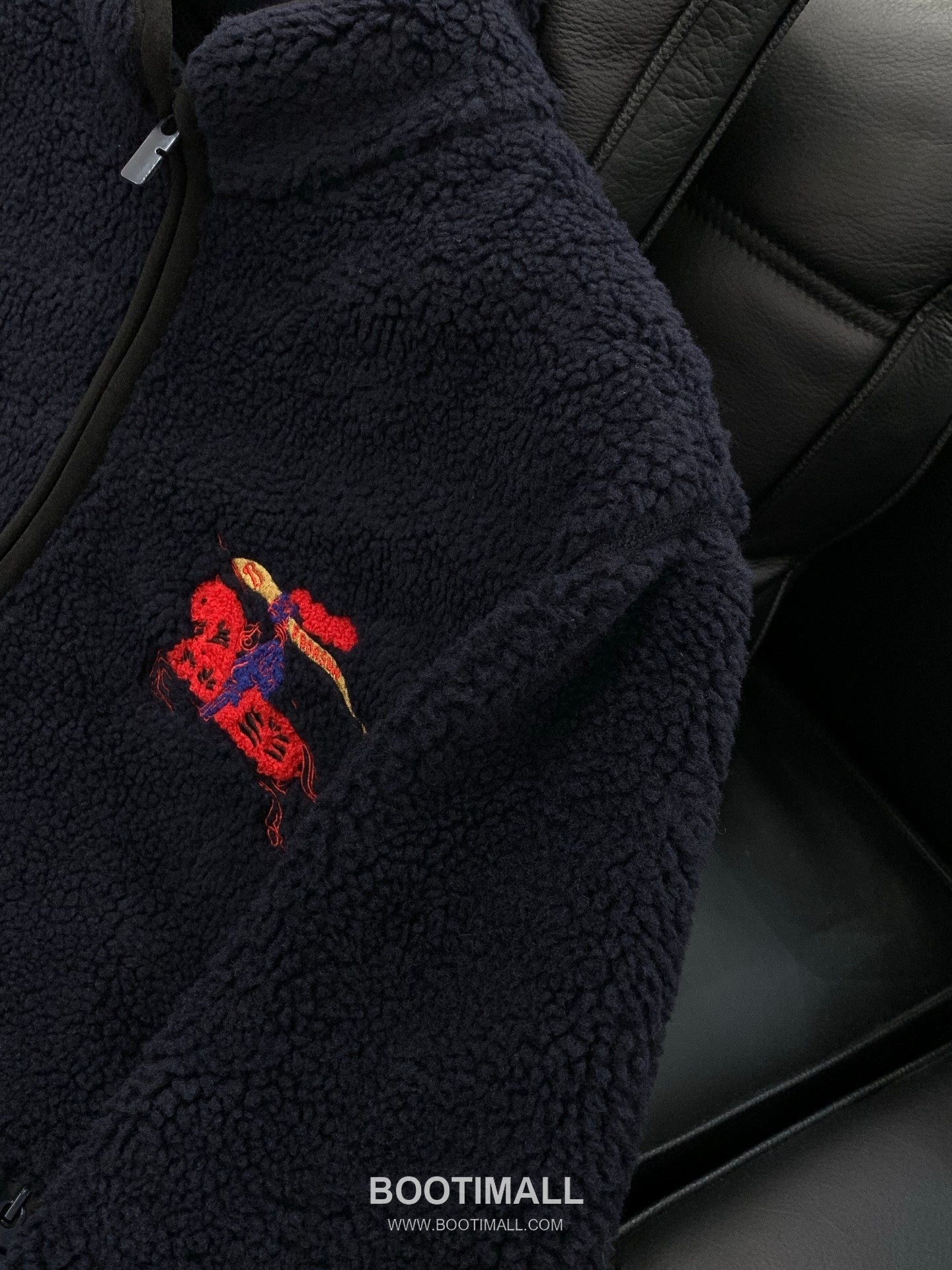 Burberry SS26 Polyester Fleece Jacket with Embroidered Logo 버버리 SS26 폴리에스터 플리스 재킷 자수 로고 5