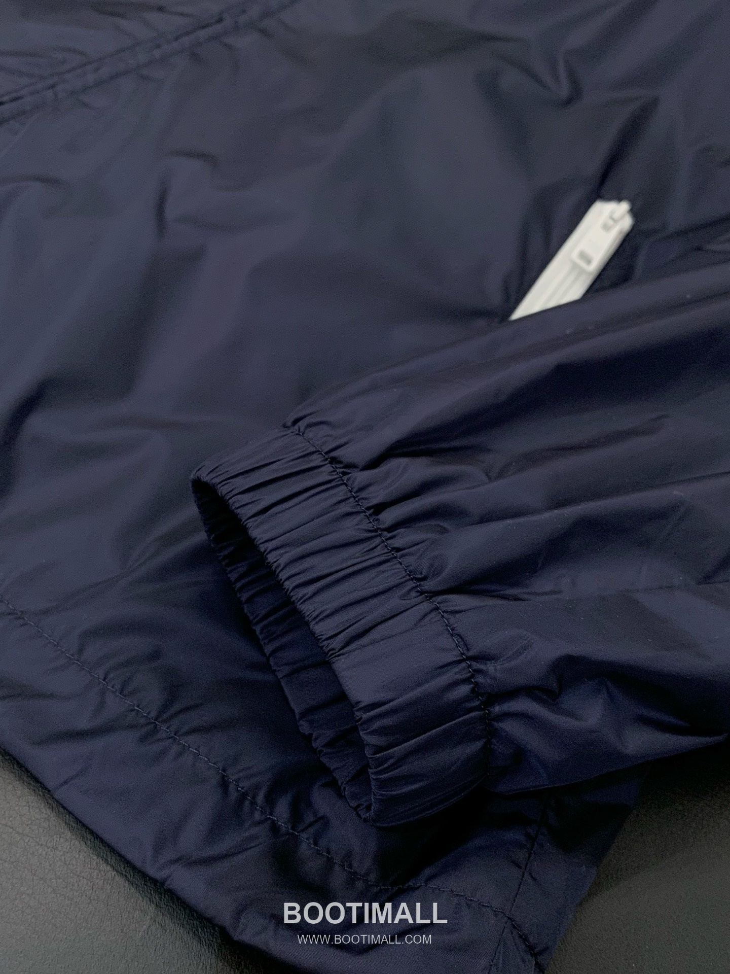 Prada SS26 Nylon Hooded Jacket with Embroidered Logo 프라다 SS26 나일론 후드 재킷 자수 로고 6