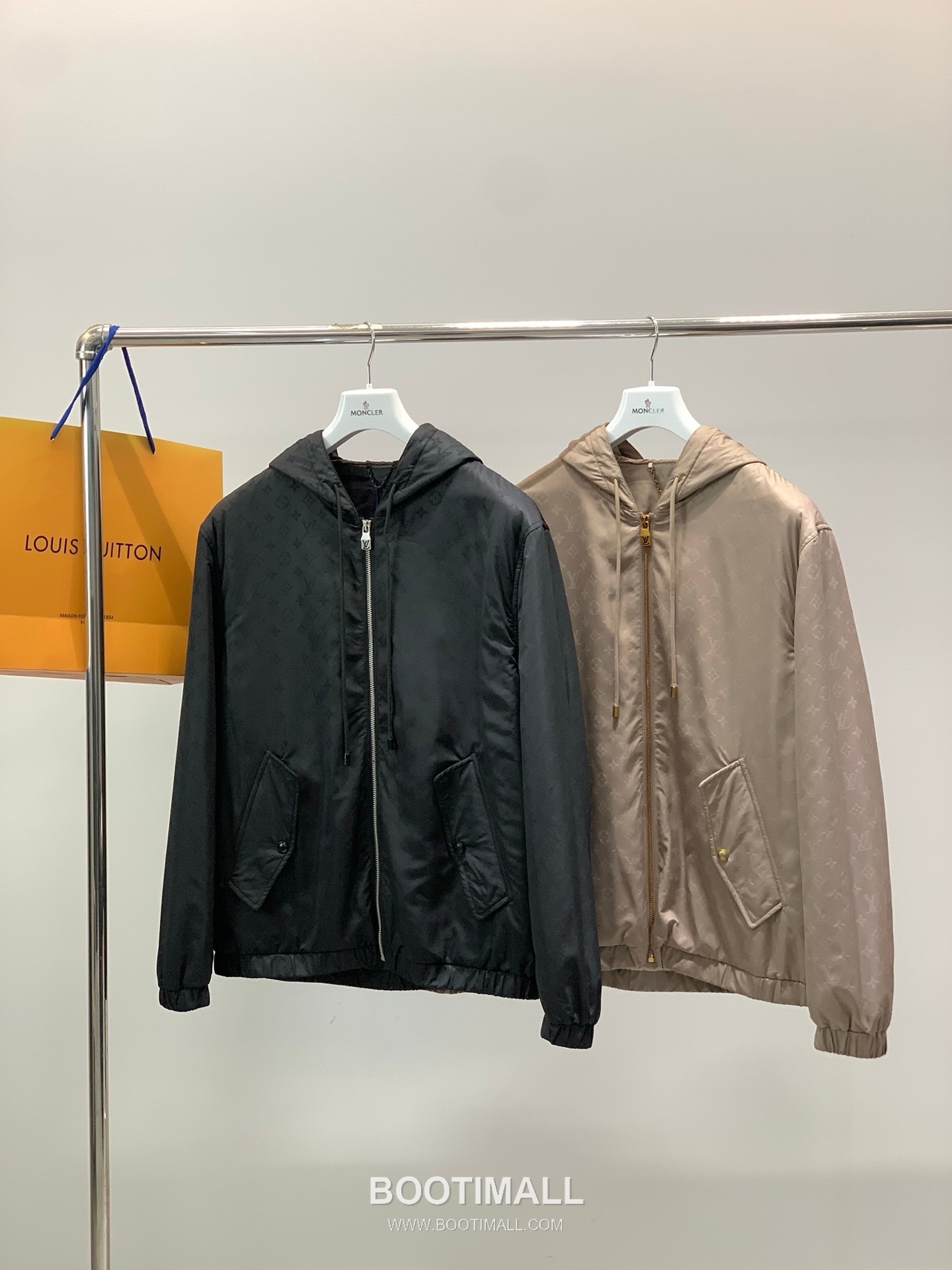 Louis Vuitton SS26 Nylon Light Padding Hooded Jacket with Jacquard Logo Pattern 루이비통 SS26 나일론 라이트 패딩 후드 재킷 자카드 로고 패턴 9
