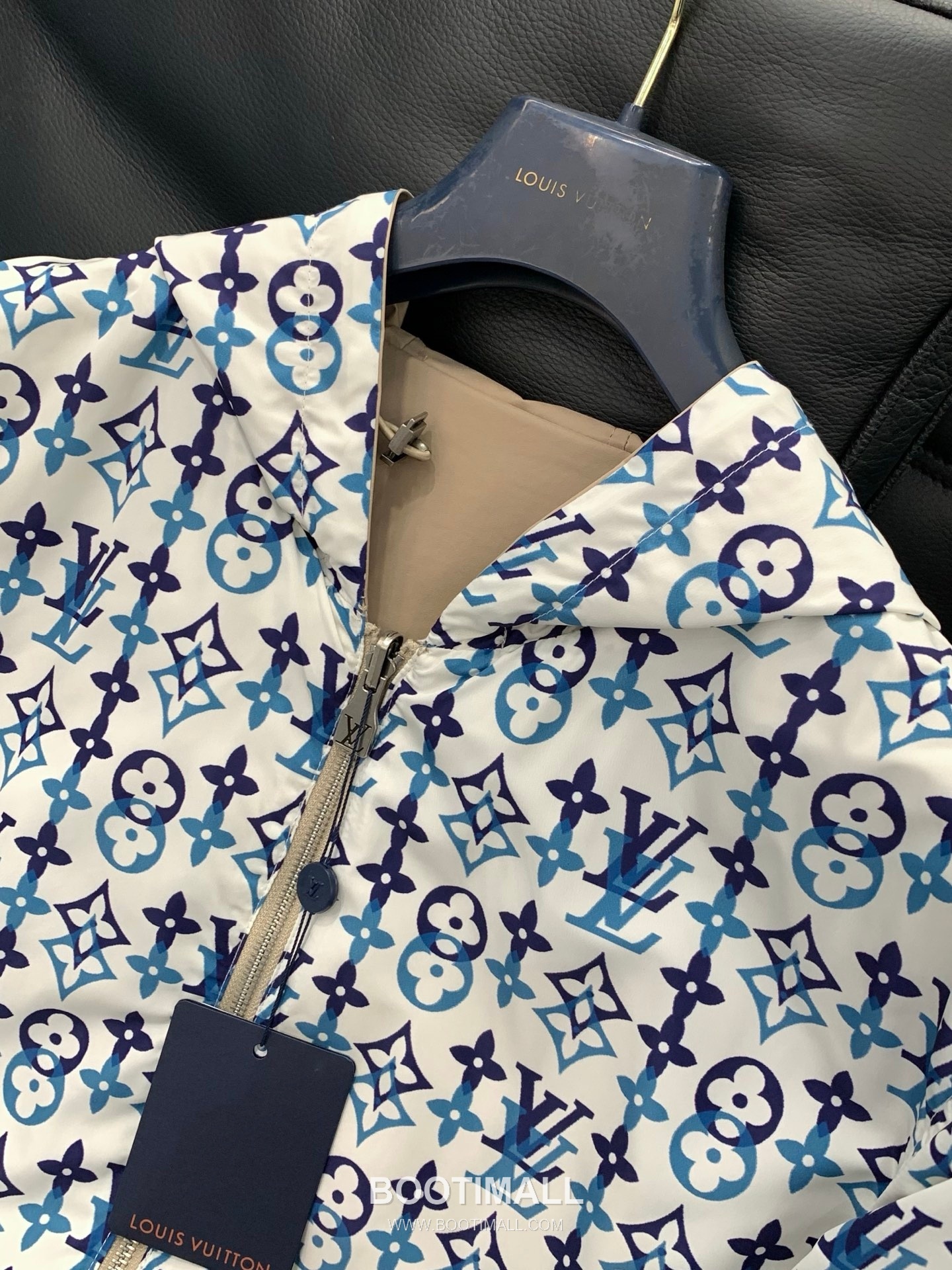 Louis Vuitton SS26 Nylon Reversible Hooded Jacket with Embroidered and Printed Logo 루이비통 SS26 나일론 리버서블 후드 재킷 자수 프린트 로고 13