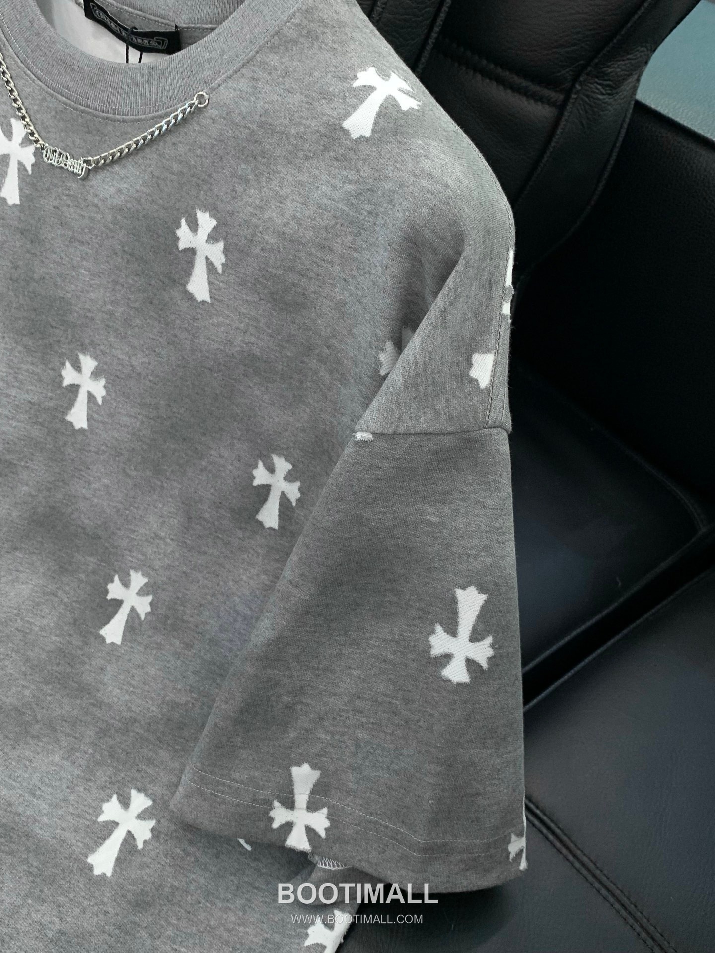 Chrome Hearts SS26 Cotton Crewneck T-Shirt with Embroidered Logo 크롬하츠 SS26 코튼 크루넥 티셔츠 자수 로고 5