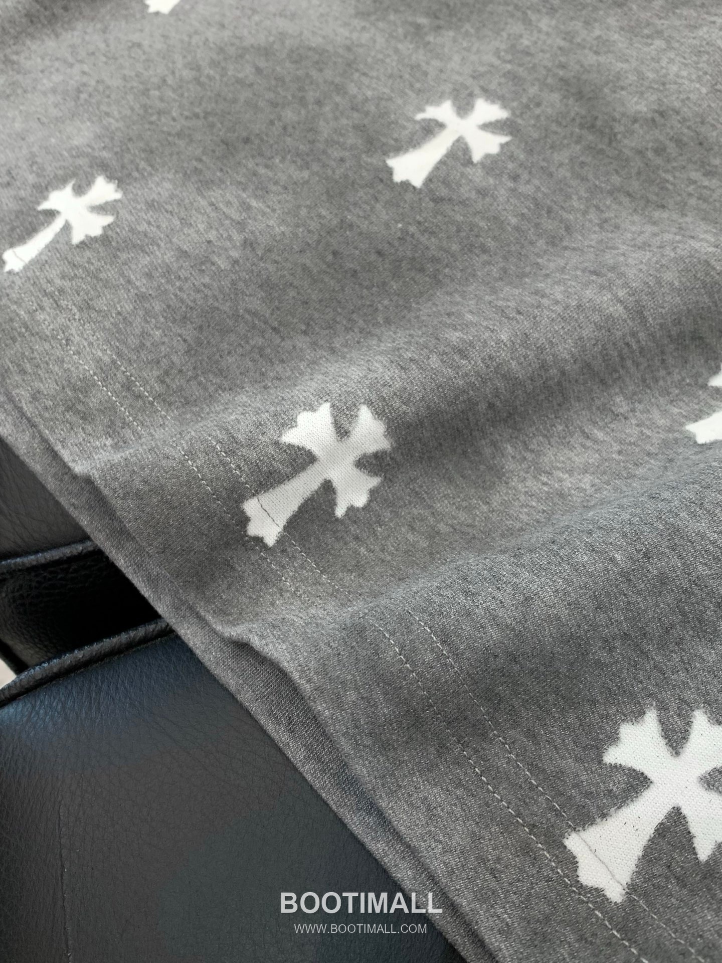 Chrome Hearts SS26 Cotton Crewneck T-Shirt with Embroidered Logo 크롬하츠 SS26 코튼 크루넥 티셔츠 자수 로고 8