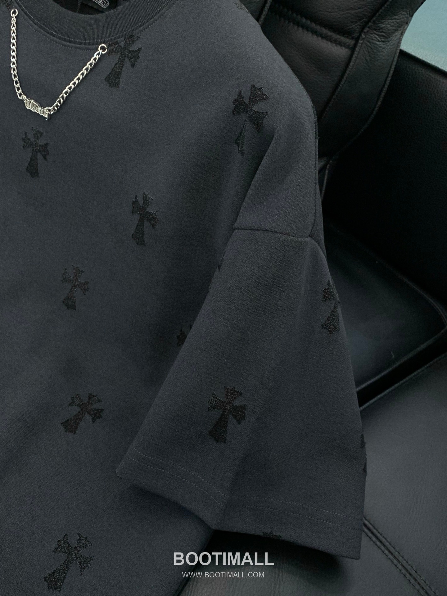 Chrome Hearts SS26 Cotton Crewneck T-Shirt with Embroidered Logo 크롬하츠 SS26 코튼 크루넥 티셔츠 자수 로고 5