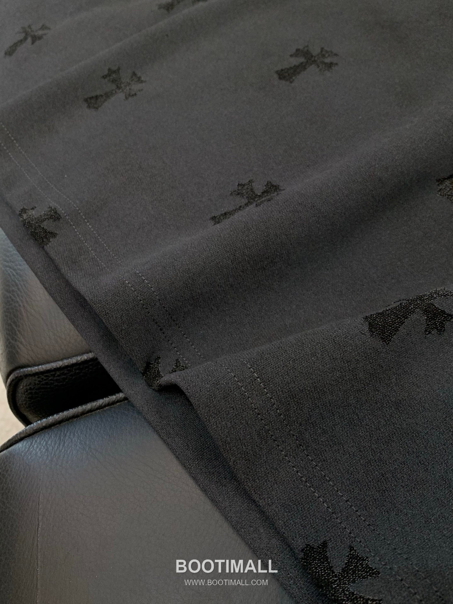 Chrome Hearts SS26 Cotton Crewneck T-Shirt with Embroidered Logo 크롬하츠 SS26 코튼 크루넥 티셔츠 자수 로고 8