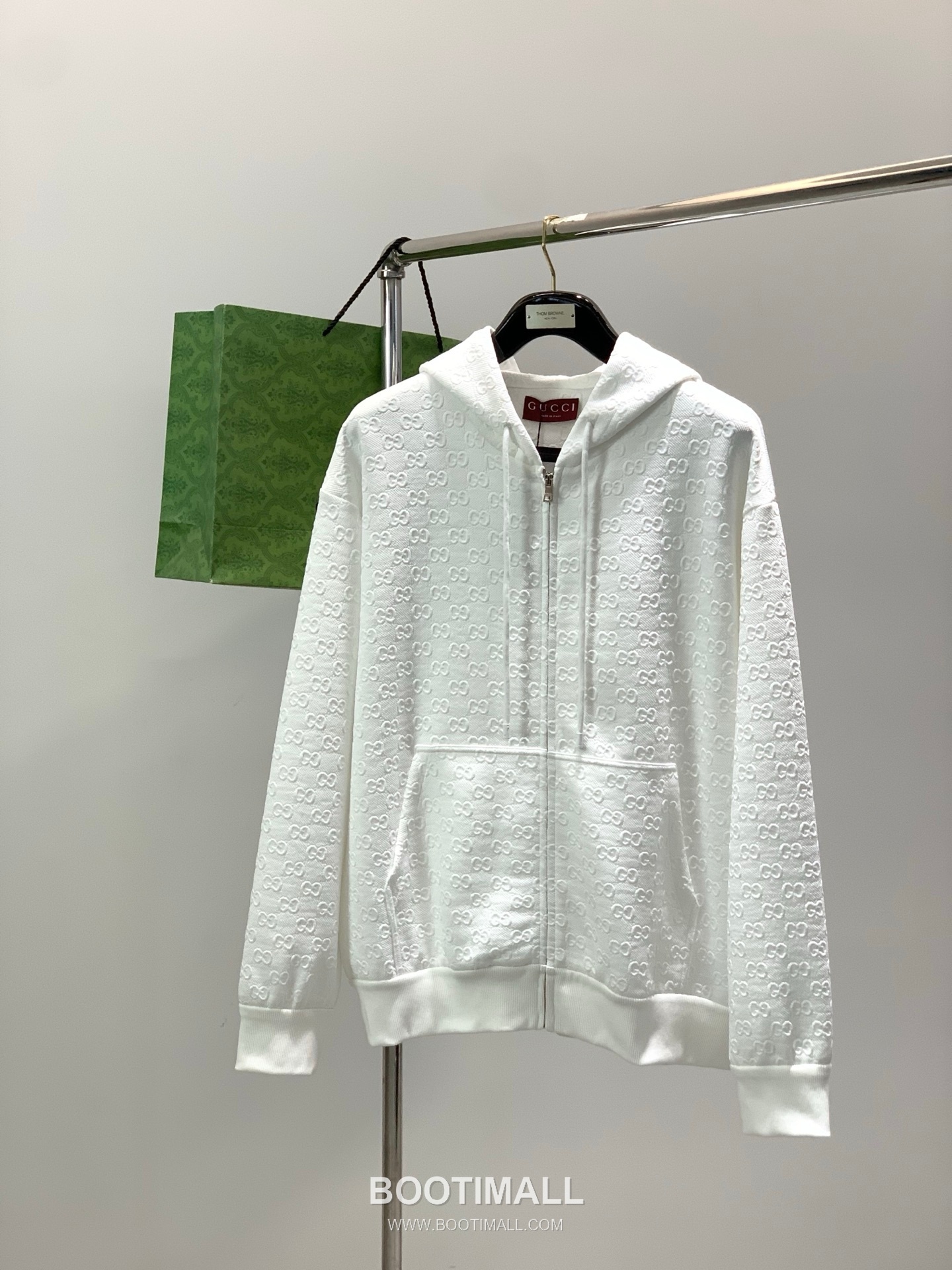 Gucci SS26 Cotton Blend Hooded Jacket with Embossed Logo 구찌 SS26 코튼 혼방 후드 재킷 엠보스 로고 1