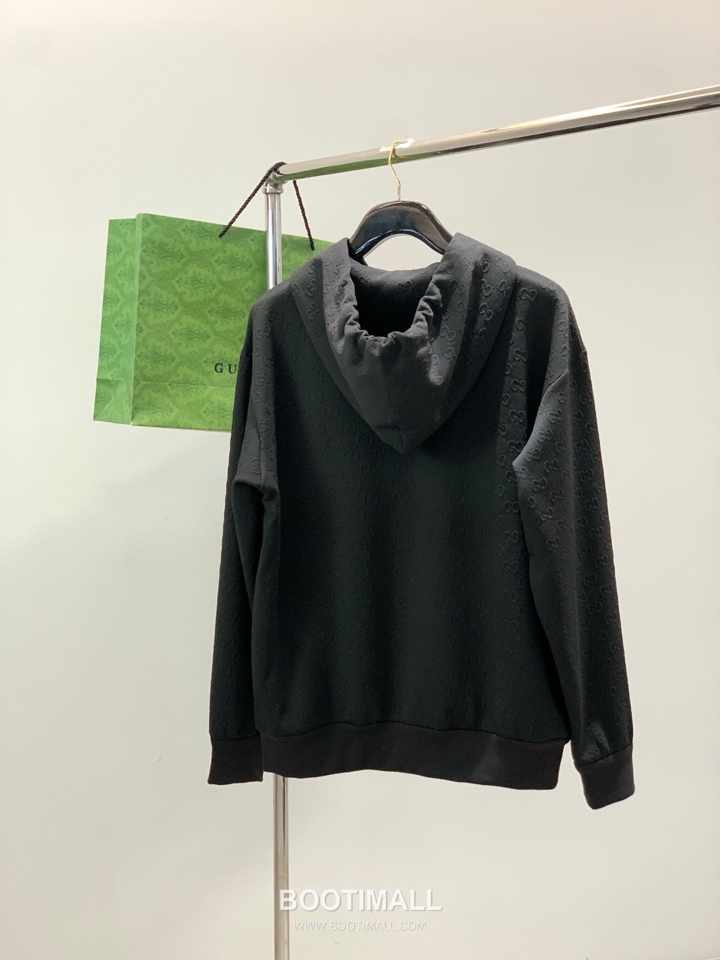 Gucci SS26 Cotton Blend Hooded Jacket with Embossed Logo 구찌 SS26 코튼 혼방 후드 재킷 엠보스 로고 2