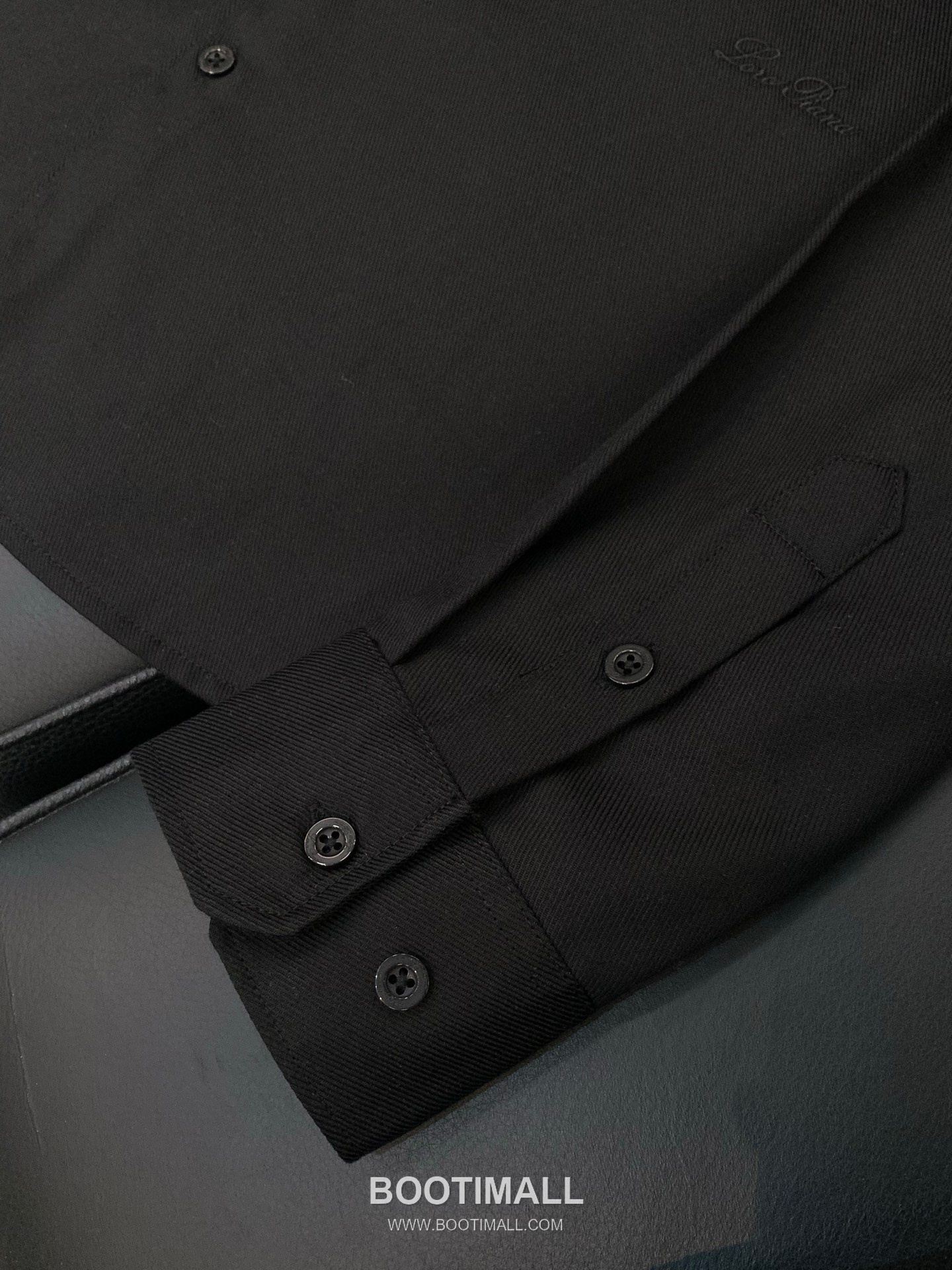 Loro Piana SS26 Cotton Long Sleeve Shirt with Embroidered Logo 로로피아나 SS26 코튼 긴팔 셔츠 자수 로고 7