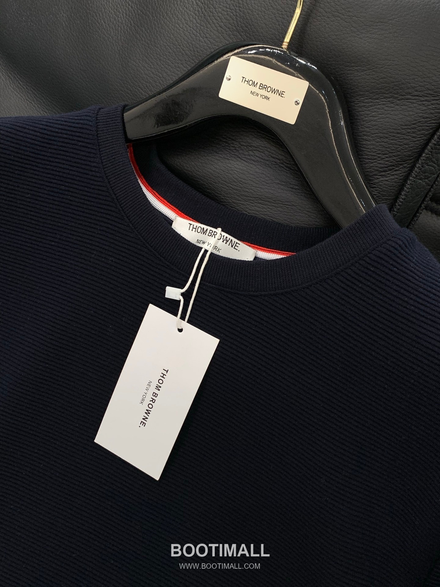 Thom Browne SS26 Cotton Shirt and Pants Set with Printed and Embroidered Logo 톰브라운 SS26 코튼 셔츠 팬츠 세트 프린트 자수 로고 4