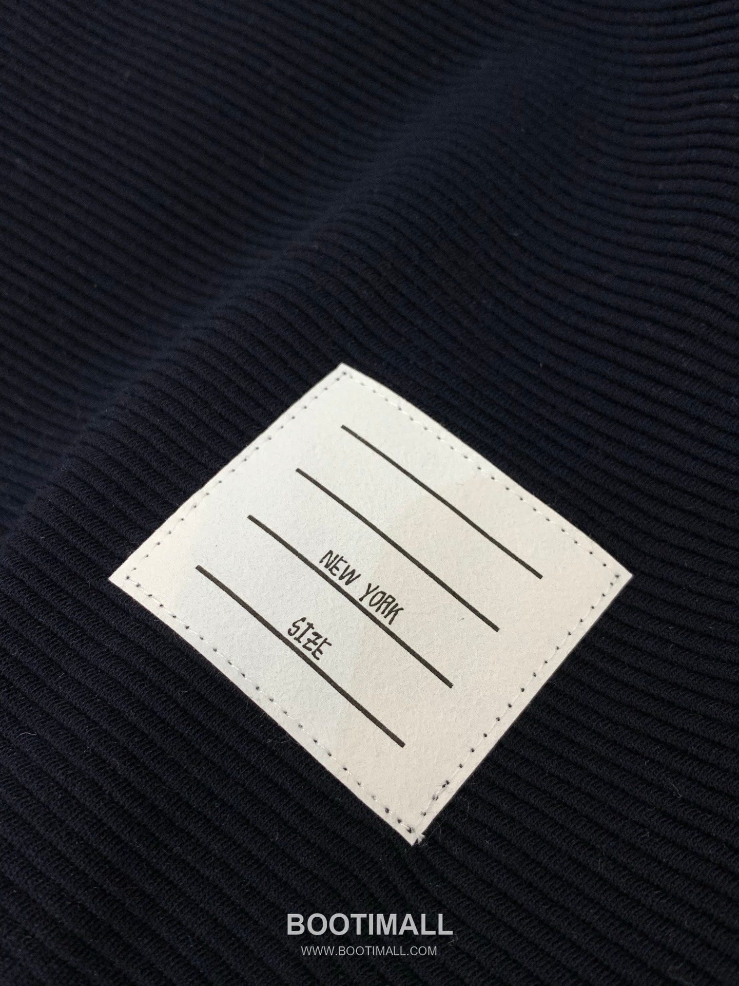 Thom Browne SS26 Cotton Shirt and Pants Set with Printed and Embroidered Logo 톰브라운 SS26 코튼 셔츠 팬츠 세트 프린트 자수 로고 7