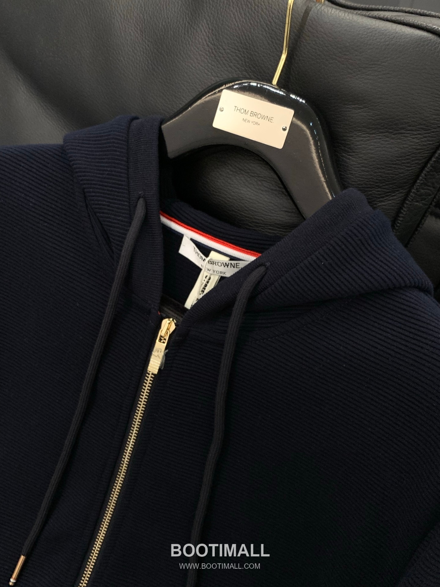 Thom Browne SS26 Cotton Shirt and Pants Set with Printed and Embroidered Logo 톰브라운 SS26 코튼 셔츠 팬츠 세트 프린트 자수 로고 4