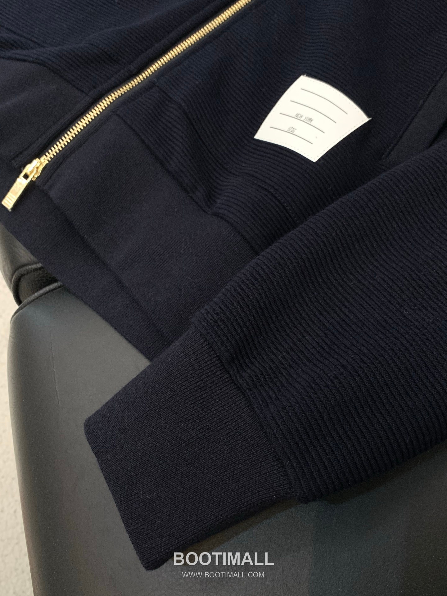 Thom Browne SS26 Cotton Shirt and Pants Set with Printed and Embroidered Logo 톰브라운 SS26 코튼 셔츠 팬츠 세트 프린트 자수 로고 6