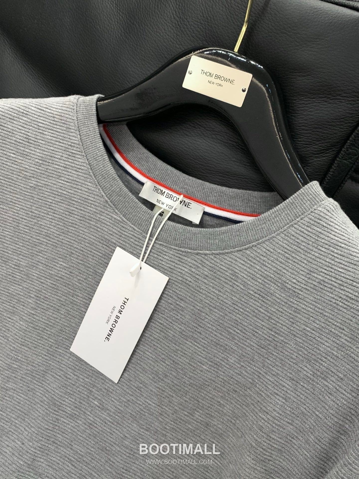 Thom Browne SS26 Cotton Shirt and Pants Set with Printed and Embroidered Logo 톰브라운 SS26 코튼 셔츠 팬츠 세트 프린트 자수 로고 4