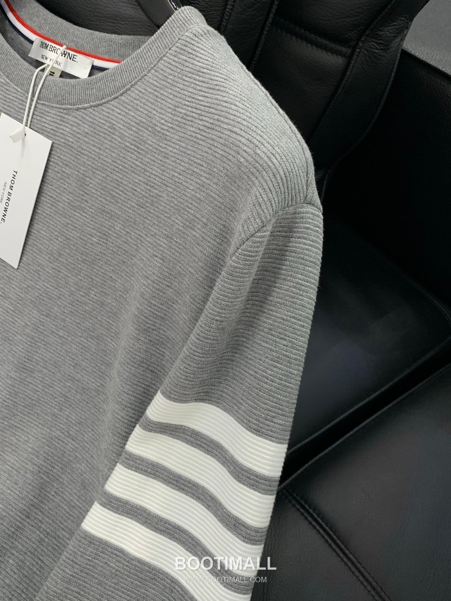 Thom Browne SS26 Cotton Shirt and Pants Set with Printed and Embroidered Logo 톰브라운 SS26 코튼 셔츠 팬츠 세트 프린트 자수 로고 5