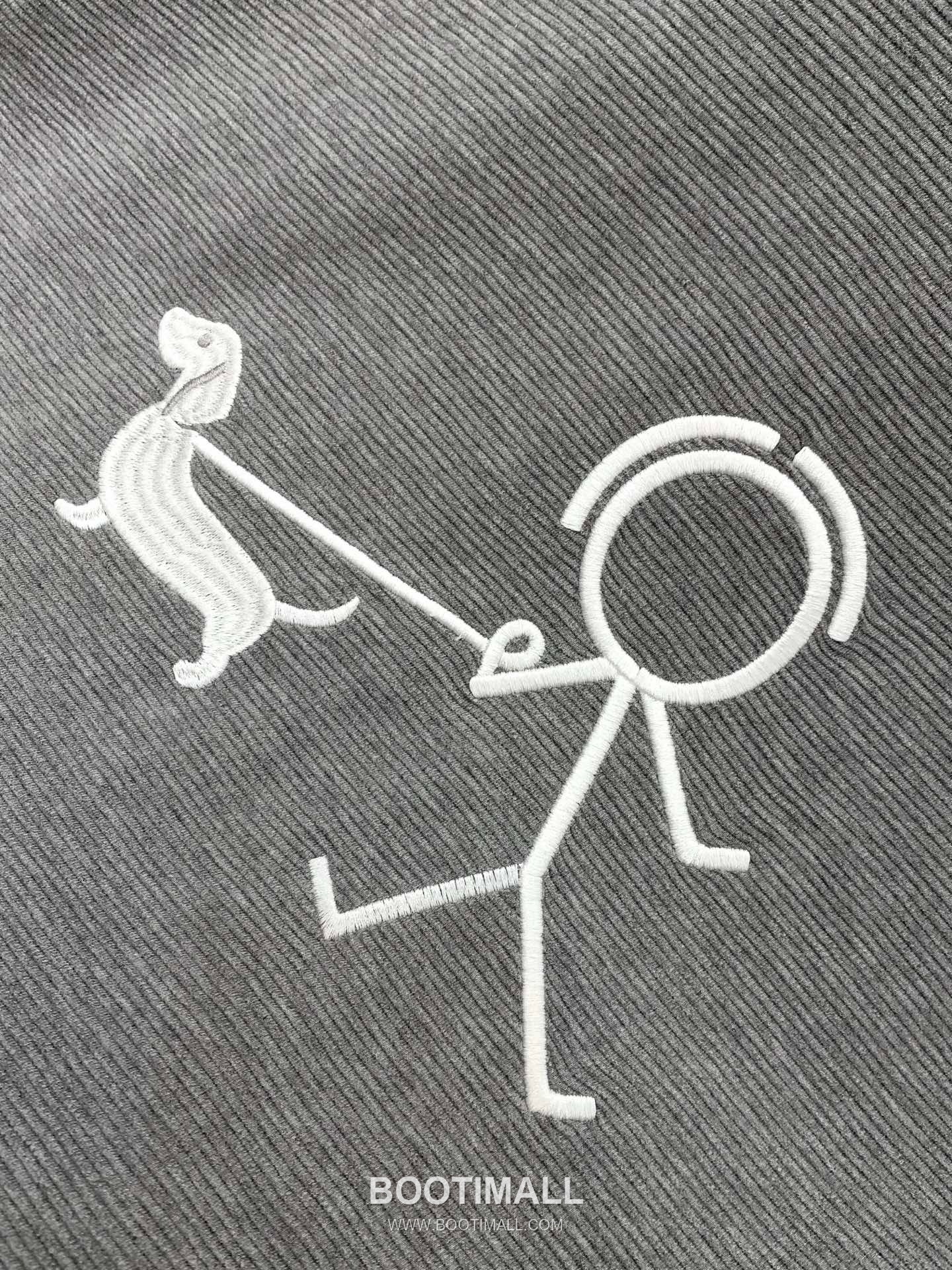 Thom Browne SS26 Cotton Shirt and Pants Set with Printed and Embroidered Logo 톰브라운 SS26 코튼 셔츠 팬츠 세트 프린트 자수 로고 8