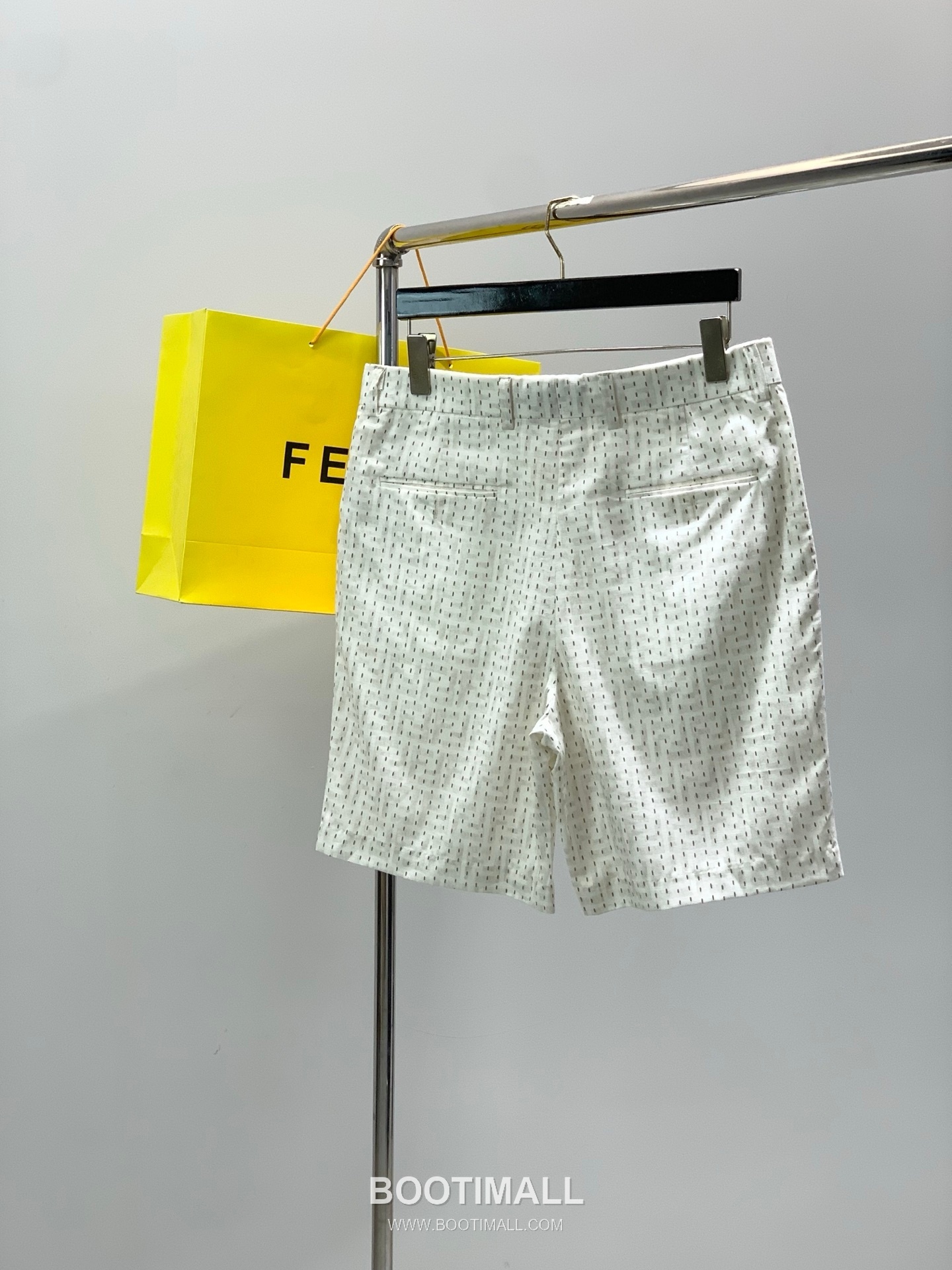 Fendi SS25 Cotton Jacquard Short Sleeve T-Shirt and Shorts Set with Logo Pattern 펜디 SS25 코튼 자카드 반팔 티셔츠 쇼츠 세트 로고 패턴 15