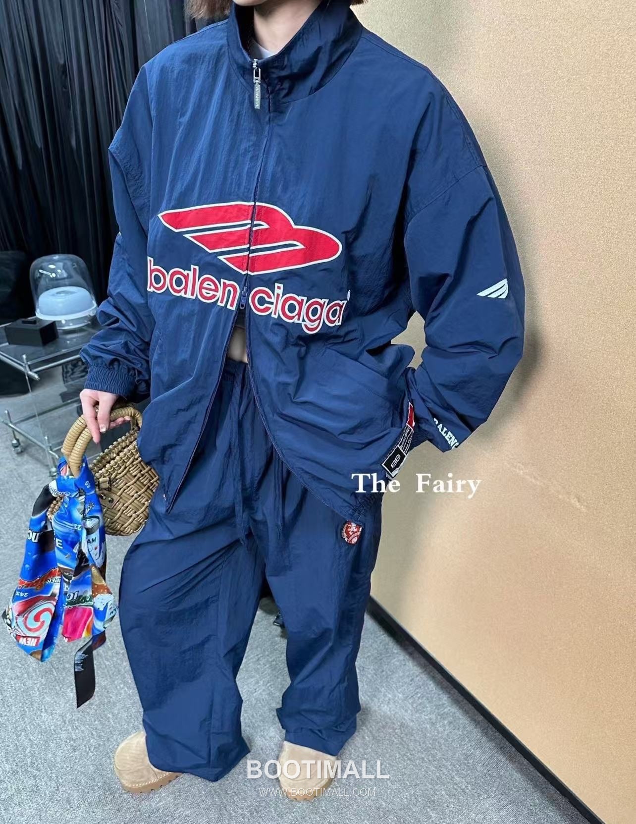 Balenciaga SS26 Football Collection Track Jacket and Pants Set with Embroidered Crest 발렌시아가 SS26 풋볼 컬렉션 트랙 자켓 팬츠 세트 자수 크레스트 1