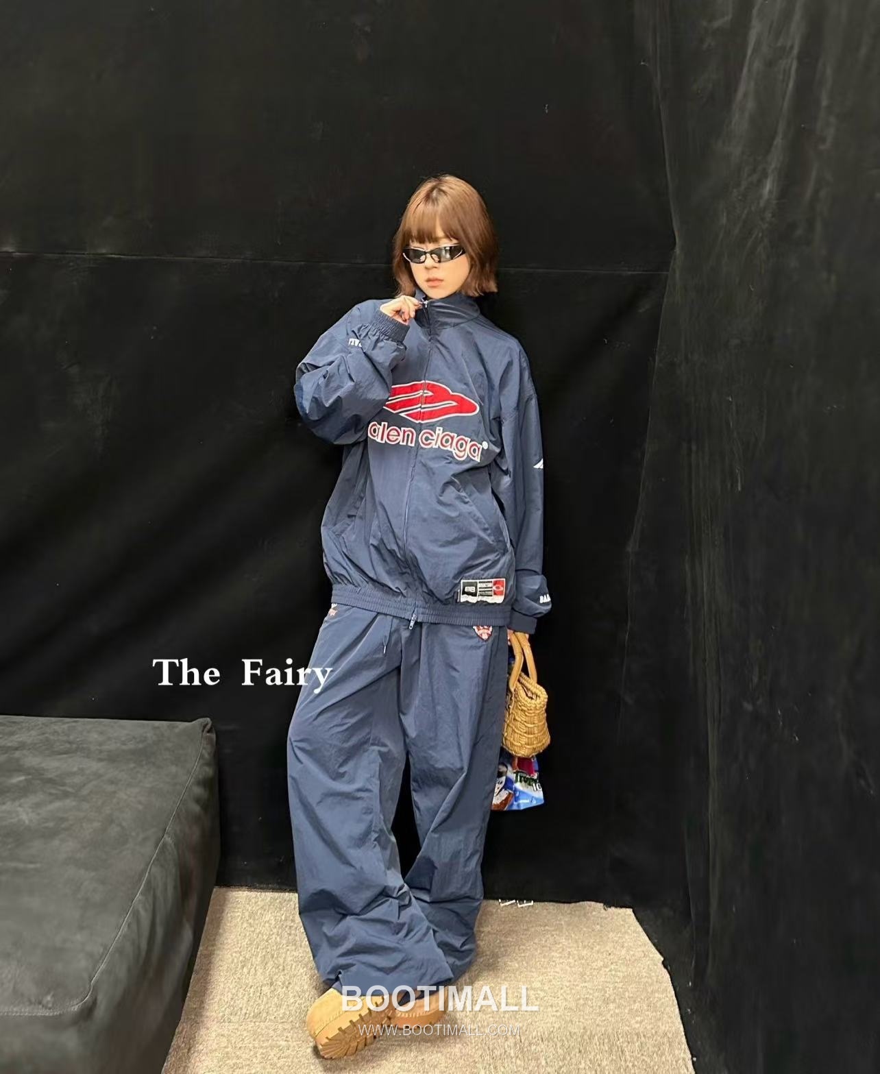 Balenciaga SS26 Football Collection Track Jacket and Pants Set with Embroidered Crest 발렌시아가 SS26 풋볼 컬렉션 트랙 자켓 팬츠 세트 자수 크레스트 3