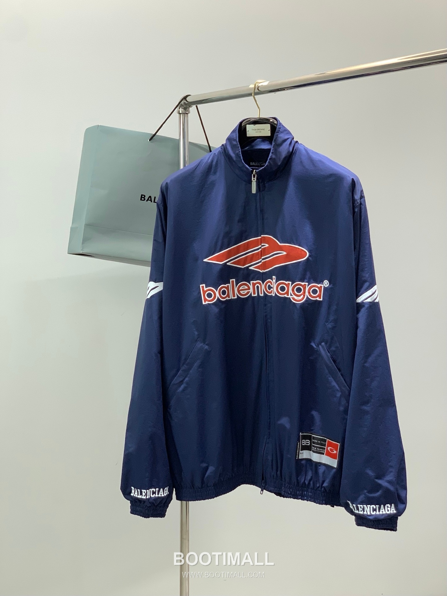 Balenciaga SS26 Football Collection Track Jacket and Pants Set with Embroidered Crest 발렌시아가 SS26 풋볼 컬렉션 트랙 자켓 팬츠 세트 자수 크레스트 8