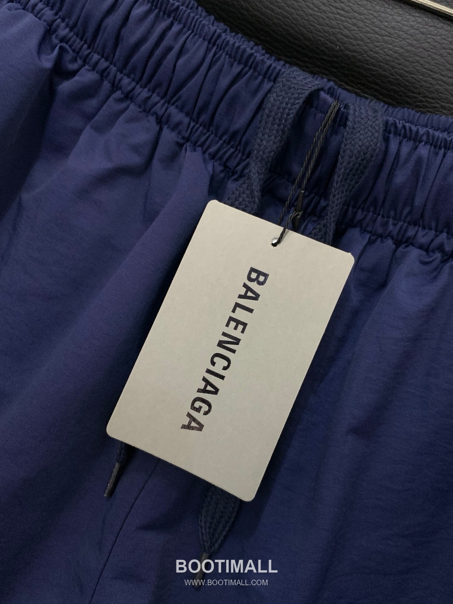 Balenciaga SS26 Football Collection Track Jacket and Pants Set with Embroidered Crest 발렌시아가 SS26 풋볼 컬렉션 트랙 자켓 팬츠 세트 자수 크레스트 23